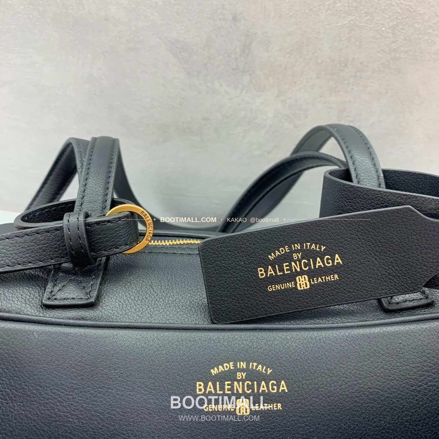 발렌시아가 캐리 볼링 스몰 레더 토트백 Balenciaga Carrie Bowling Small Leather Black Tote Bag 8329201180 33cm 6