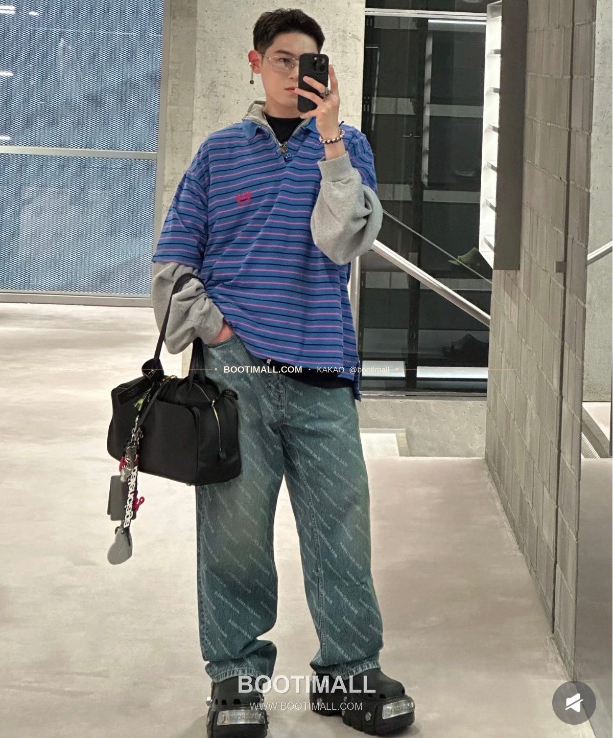 발렌시아가 캐리 볼링 스몰 레더 토트백 Balenciaga Carrie Bowling Small Leather Black Tote Bag 8329201180 33cm 10