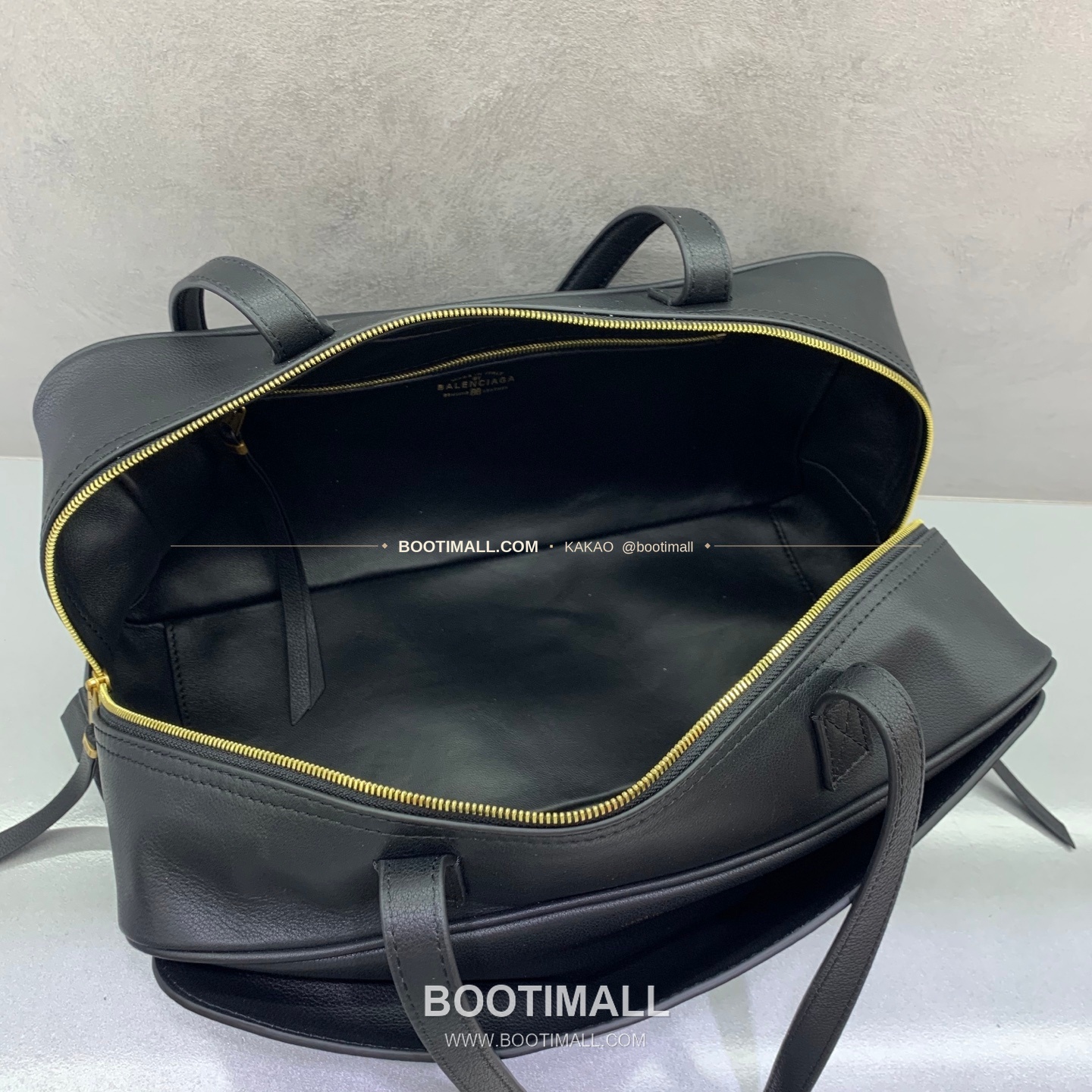 발렌시아가 캐리 볼링 라지 레더 블랙 토트백 Balenciaga Carrie Bowling Large Leather Black Tote Bag 8329201280 36cm 9