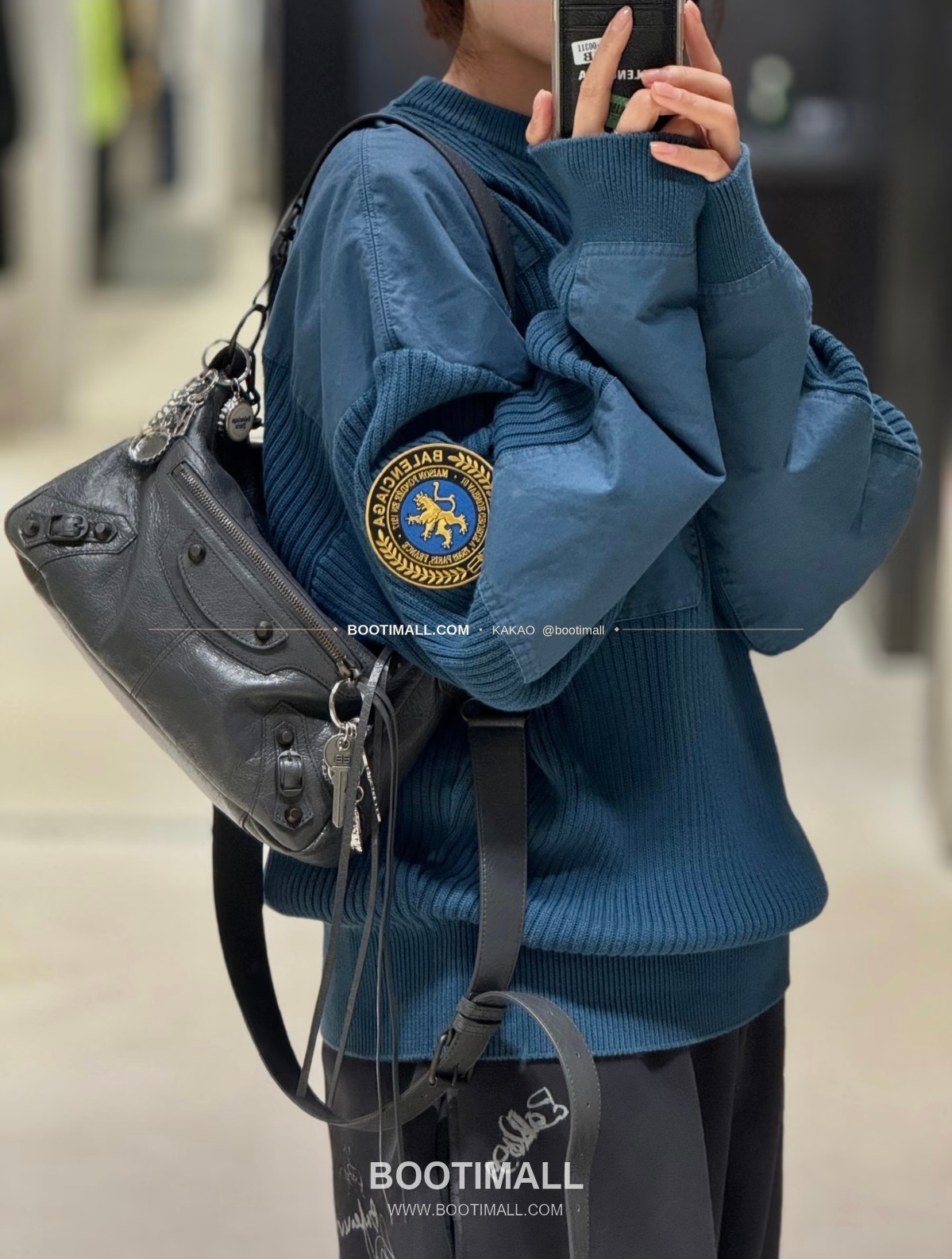 발렌시아가 시티 모토 스몰 레더 블랙 크로스백 Balenciaga City Moto Small Leather Black Crossbody Bag 846188980 29cm 4