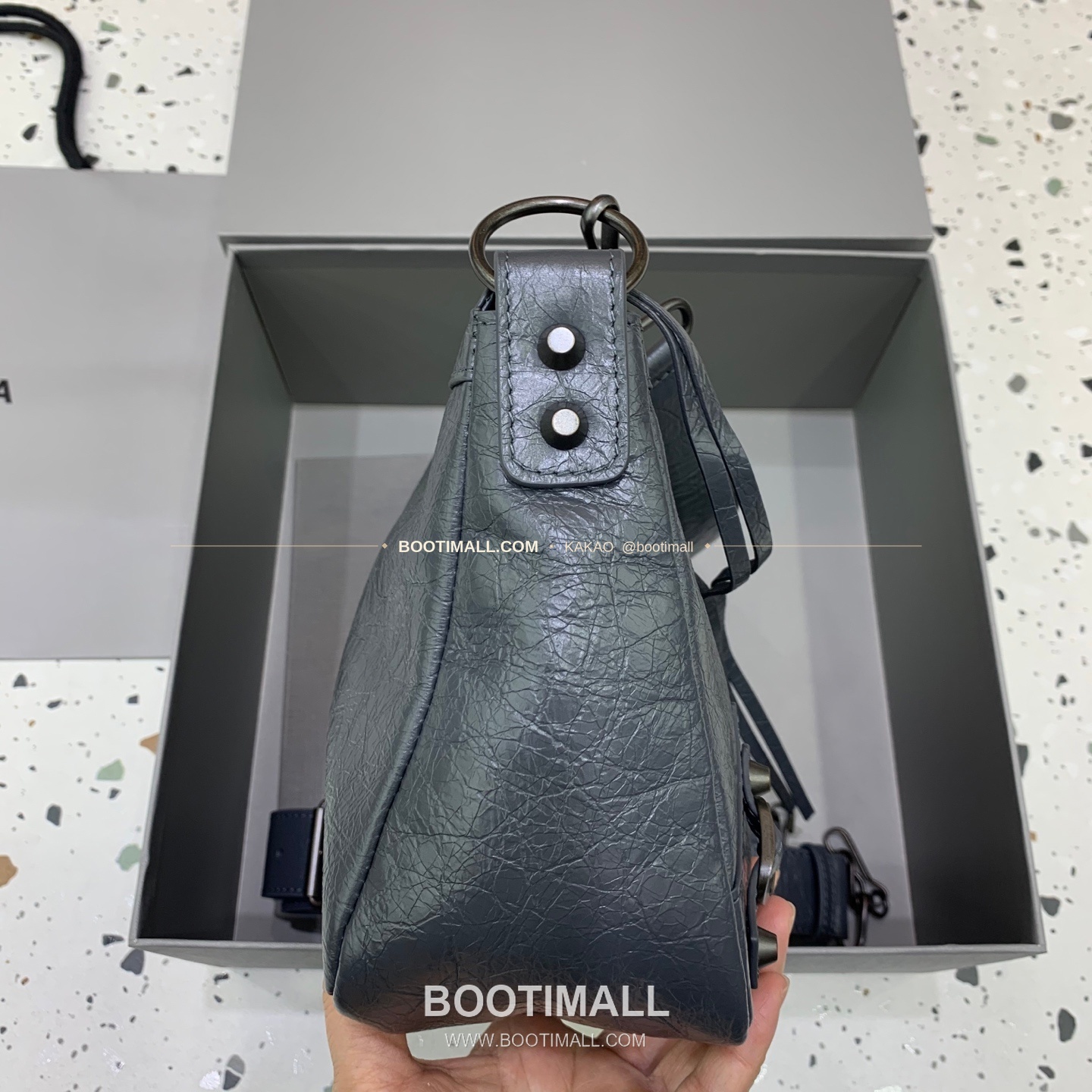 발렌시아가 시티 모토 스몰 레더 블랙 크로스백 Balenciaga City Moto Small Leather Black Crossbody Bag 846188980 29cm 7