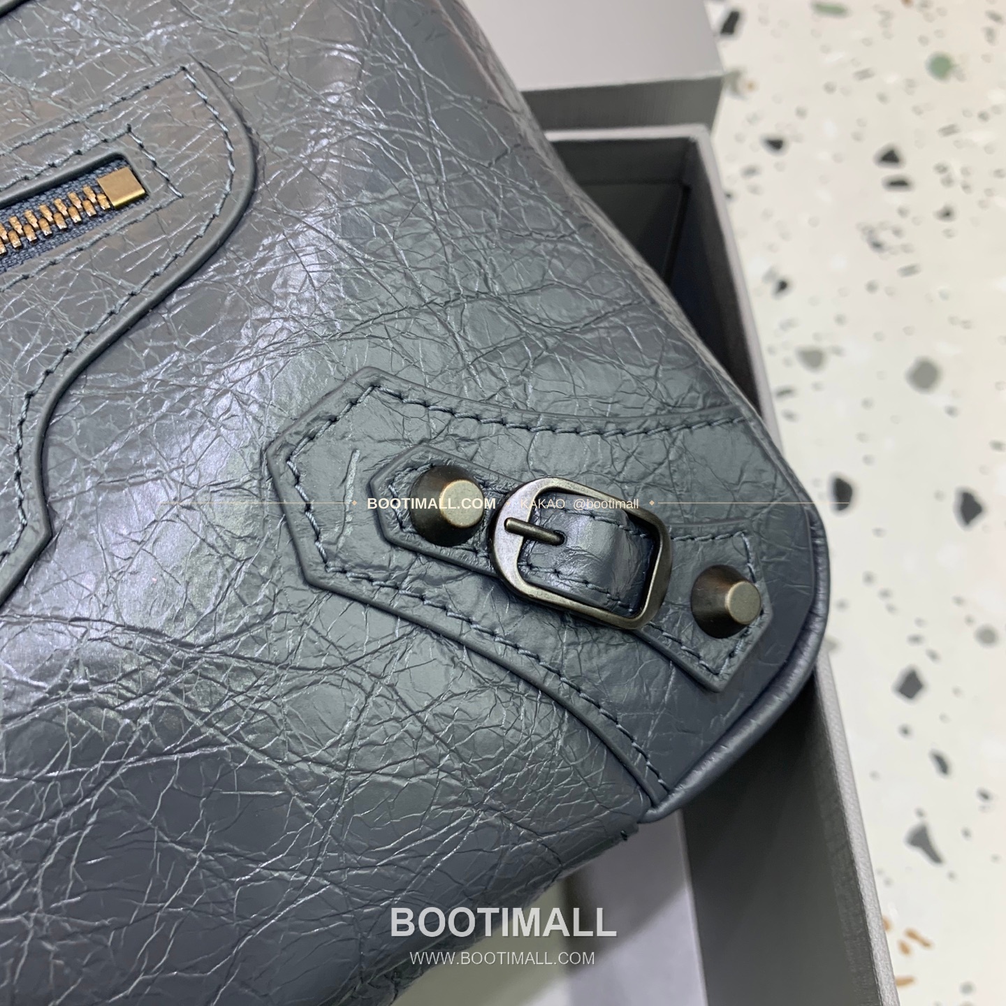 발렌시아가 시티 모토 스몰 레더 블랙 크로스백 Balenciaga City Moto Small Leather Black Crossbody Bag 846188980 29cm 9