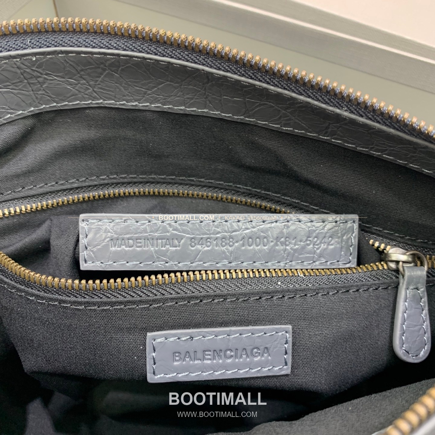 발렌시아가 시티 모토 스몰 레더 블랙 크로스백 Balenciaga City Moto Small Leather Black Crossbody Bag 846188980 29cm 12