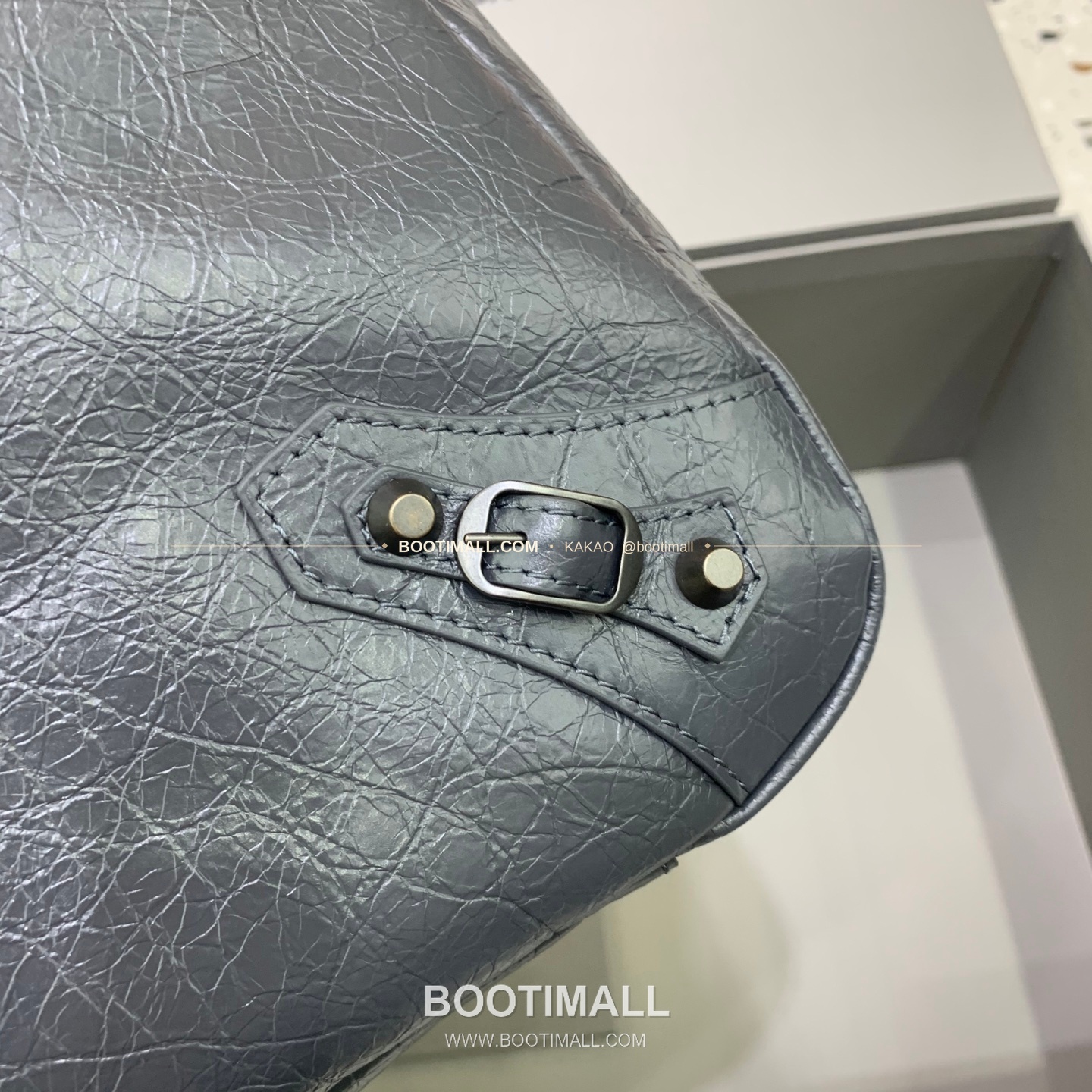 발렌시아가 시티 모토 라지 레더 블랙 크로스백 Balenciaga City Moto Large Leather Black Crossbody Bag 8461881080 38cm 5