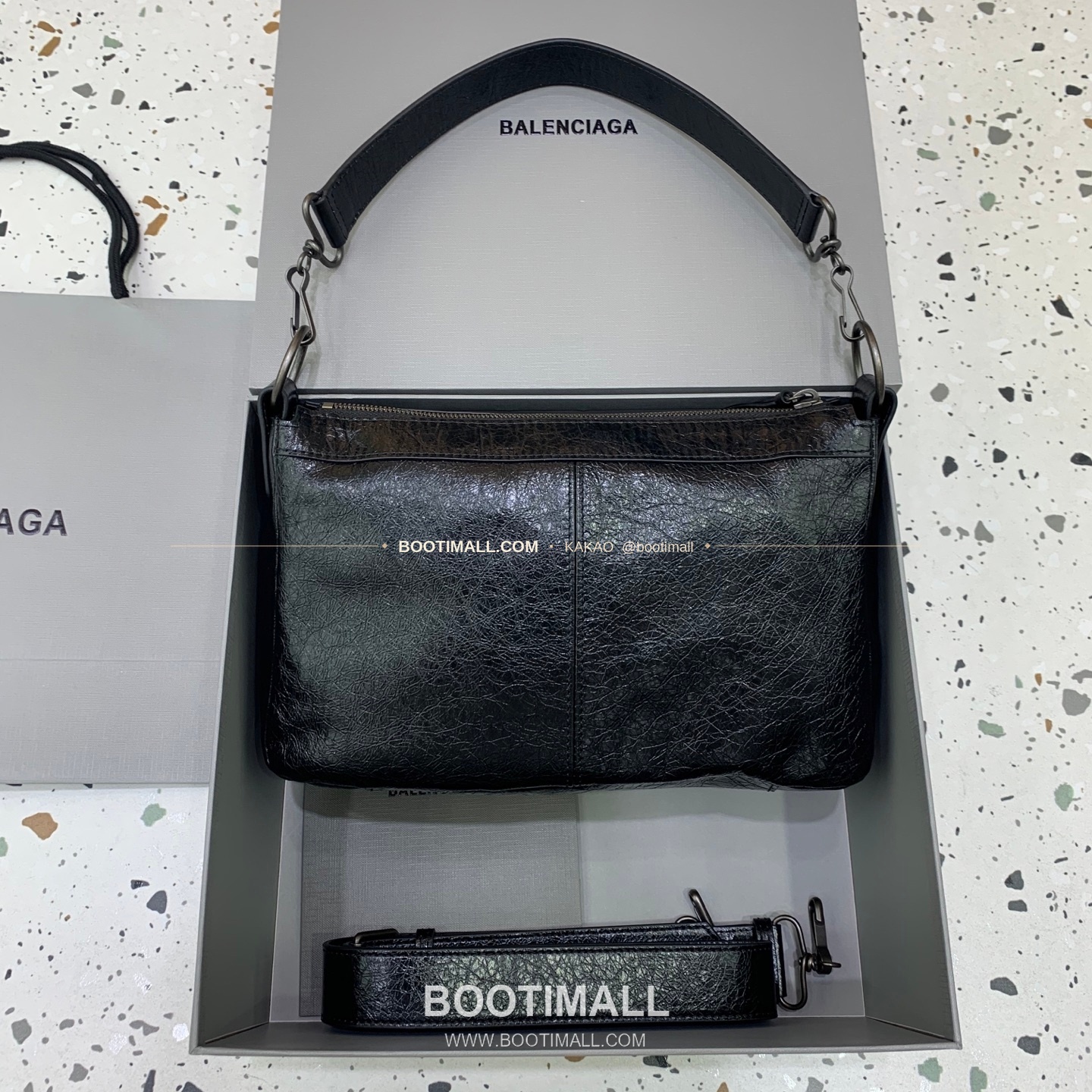 발렌시아가 시티 모토 스몰 레더 블랙 크로스백 Balenciaga City Moto Small Leather Black Crossbody Bag 846188980 29cm 2