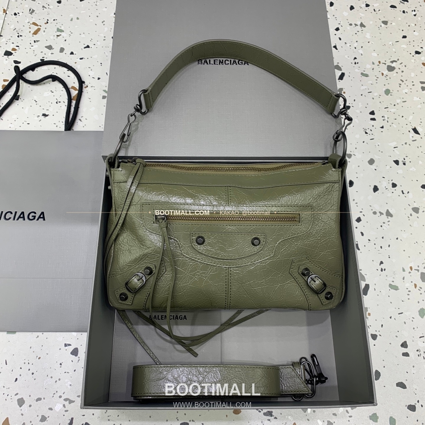 발렌시아가 시티 모토 스몰 레더 블랙 크로스백 Balenciaga City Moto Small Leather Black Crossbody Bag 846188980 29cm 1