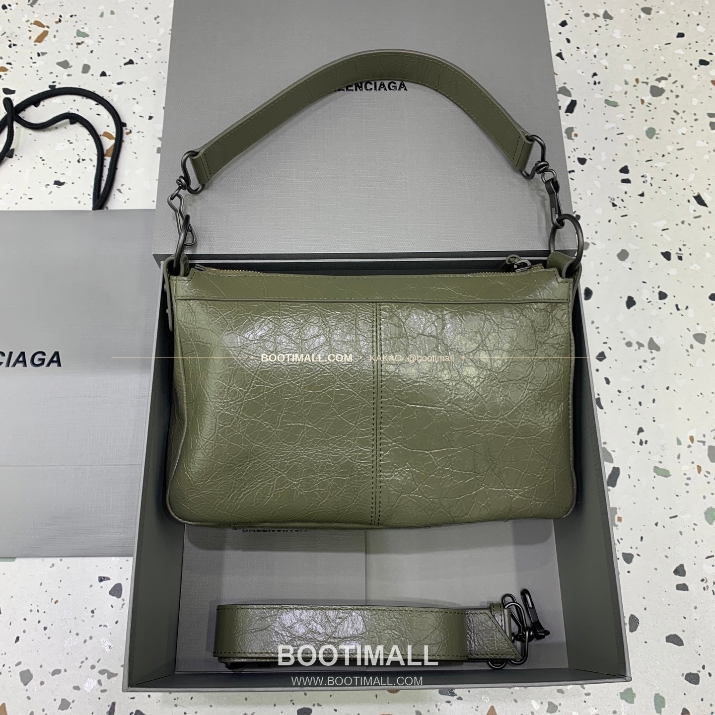 발렌시아가 시티 모토 스몰 레더 블랙 크로스백 Balenciaga City Moto Small Leather Black Crossbody Bag 846188980 29cm 2