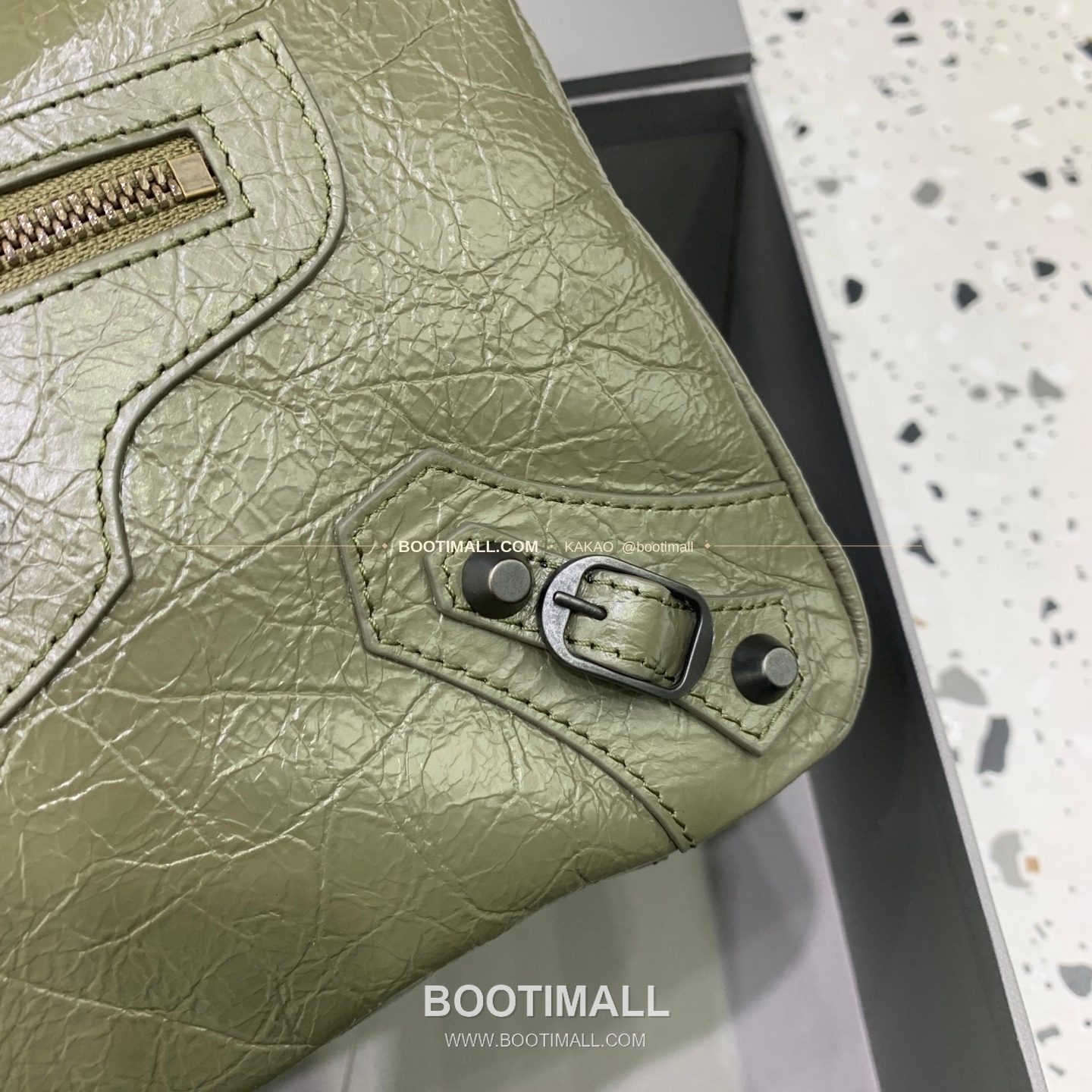 발렌시아가 시티 모토 스몰 레더 블랙 크로스백 Balenciaga City Moto Small Leather Black Crossbody Bag 846188980 29cm 5