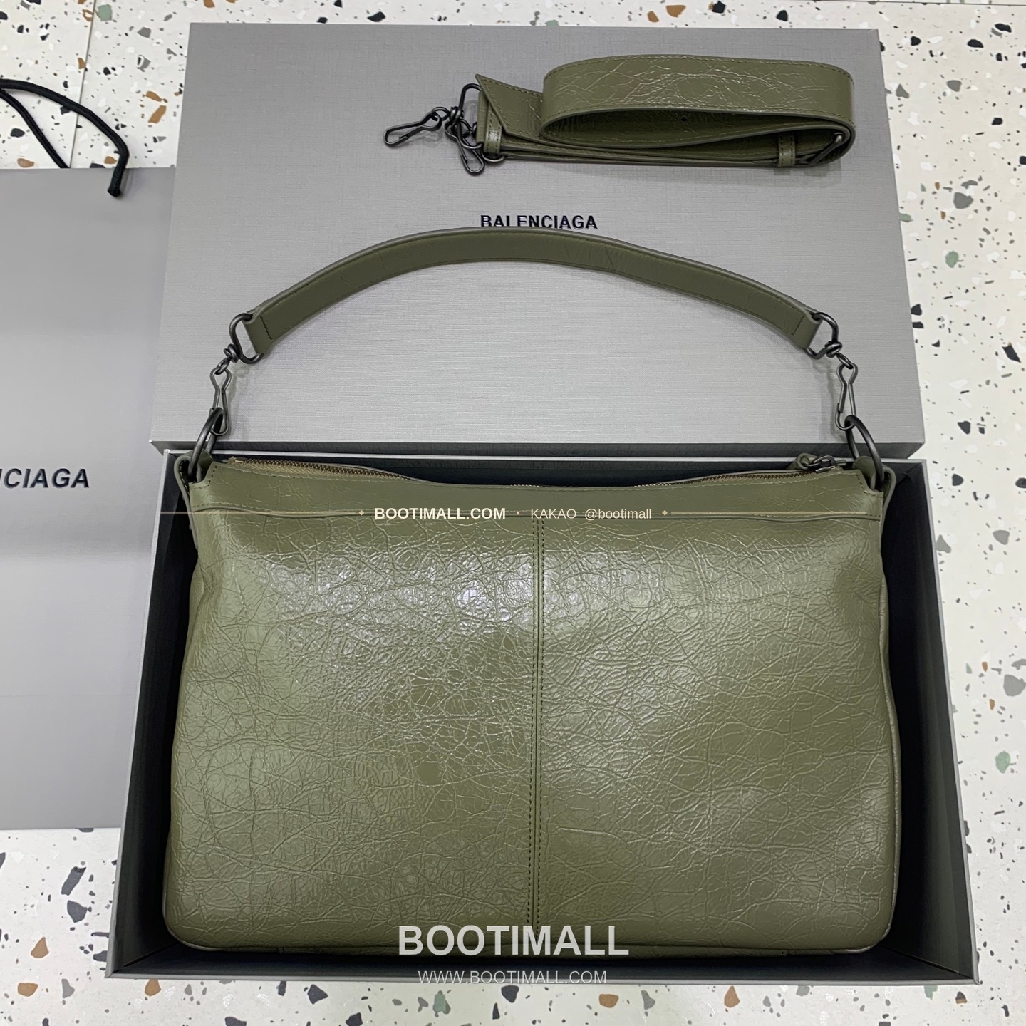 발렌시아가 시티 모토 라지 레더 블랙 크로스백 Balenciaga City Moto Large Leather Black Crossbody Bag 8461881080 38cm 2