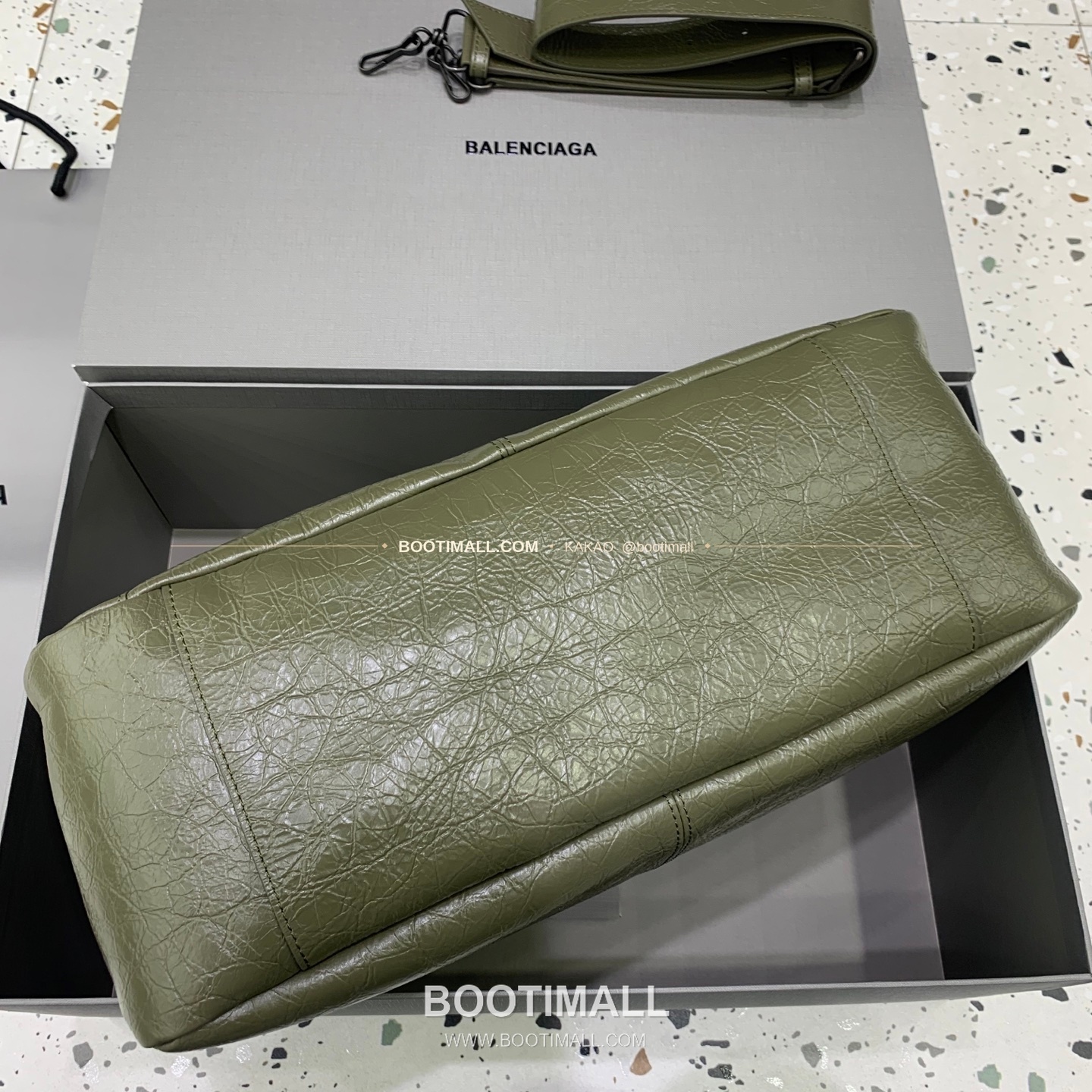 발렌시아가 시티 모토 라지 레더 블랙 크로스백 Balenciaga City Moto Large Leather Black Crossbody Bag 8461881080 38cm 4