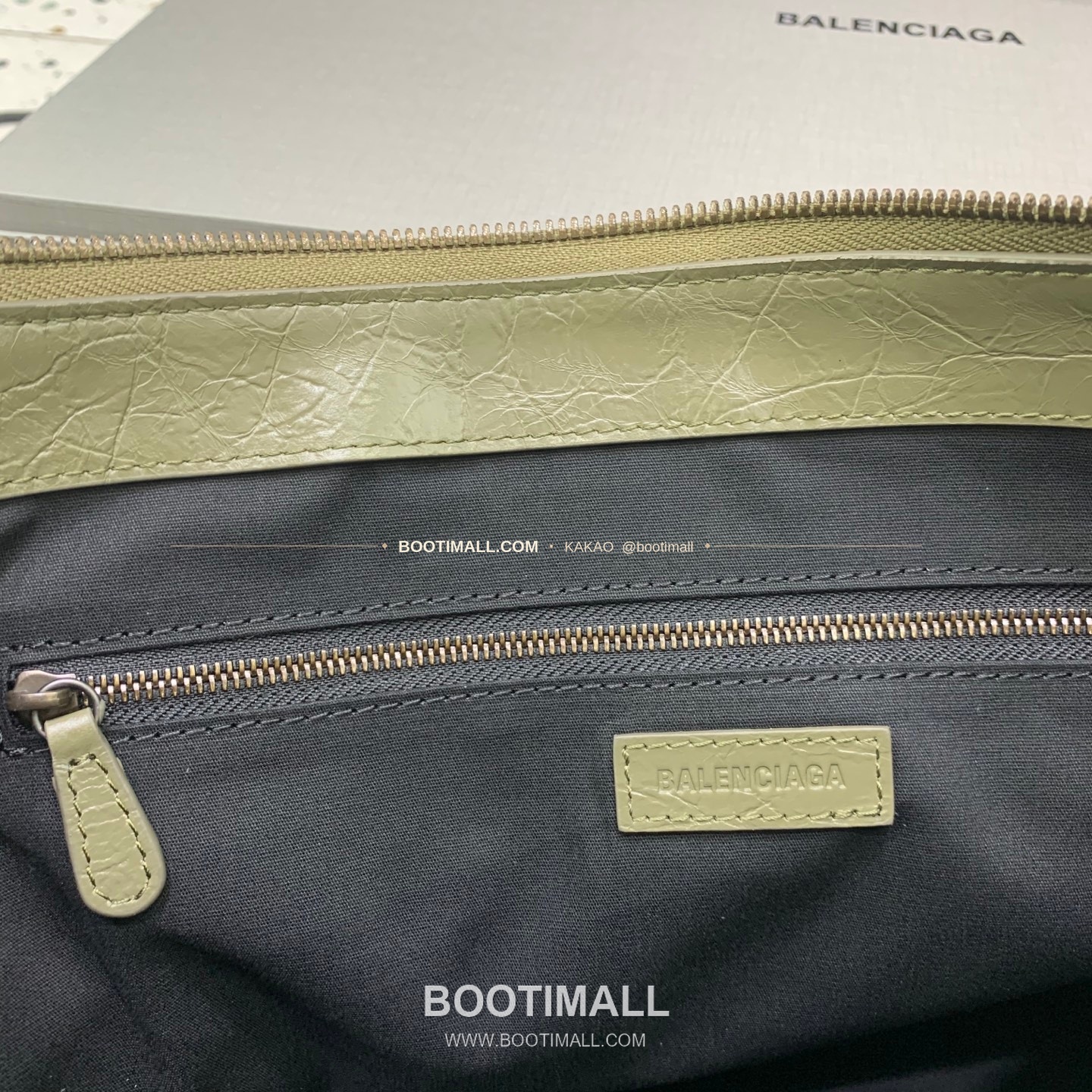 발렌시아가 시티 모토 라지 레더 블랙 크로스백 Balenciaga City Moto Large Leather Black Crossbody Bag 8461881080 38cm 8