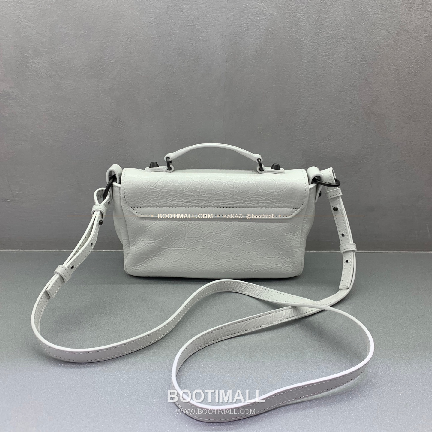 발렌시아가 르 시티 미니 크랙 레더 화이트 숄더 크로스백 Balenciaga Le City Mini Crack Leather White Shoulder Crossbody Bag 8100# 20cm 2