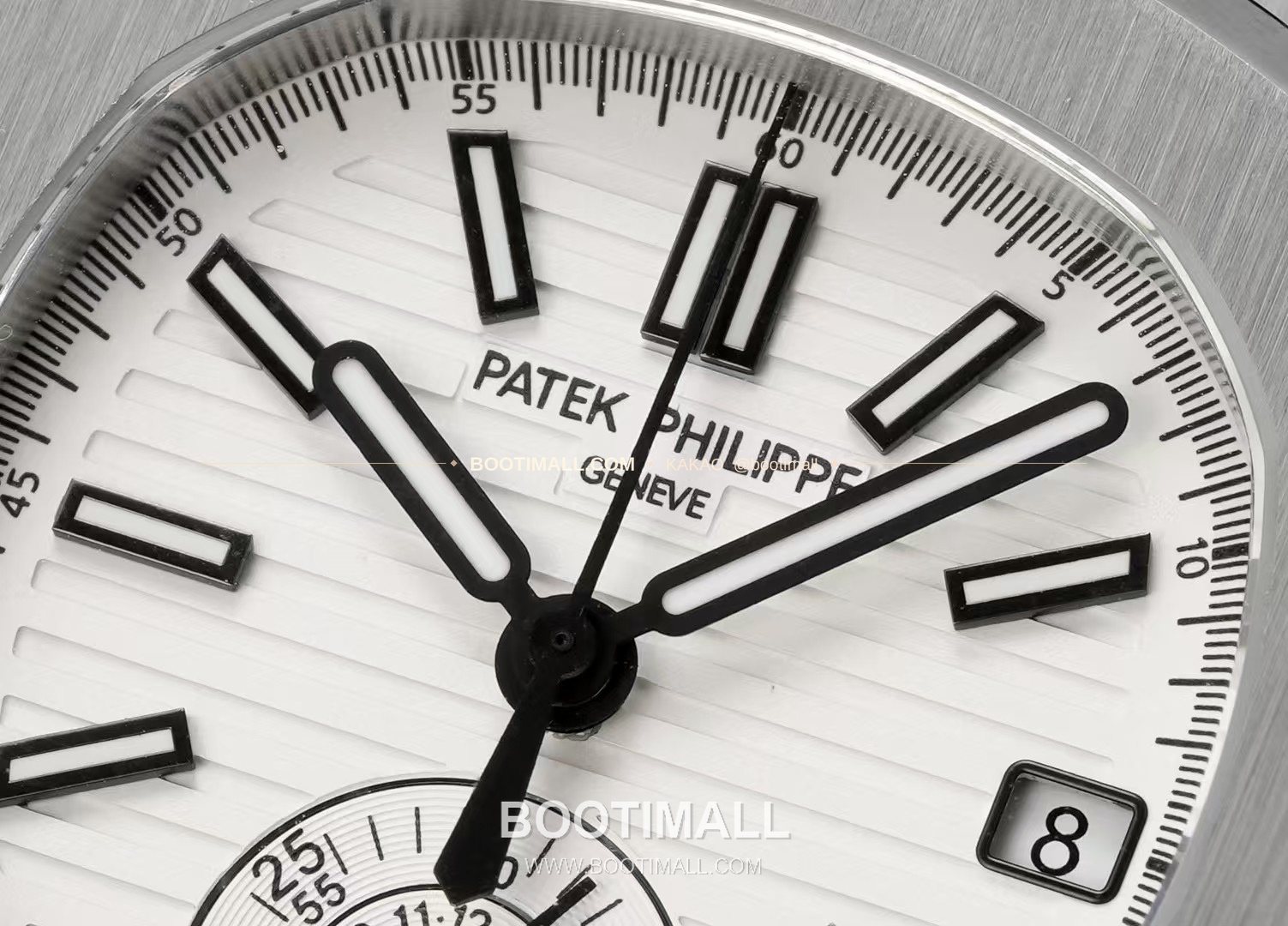 파텍필립 노틸러스 스틸 블루다이얼 크로노그래프 오토매틱 Patek Philippe Nautilus Steel Blue Dial Chronograph Automatic 5980 40.5mm 2