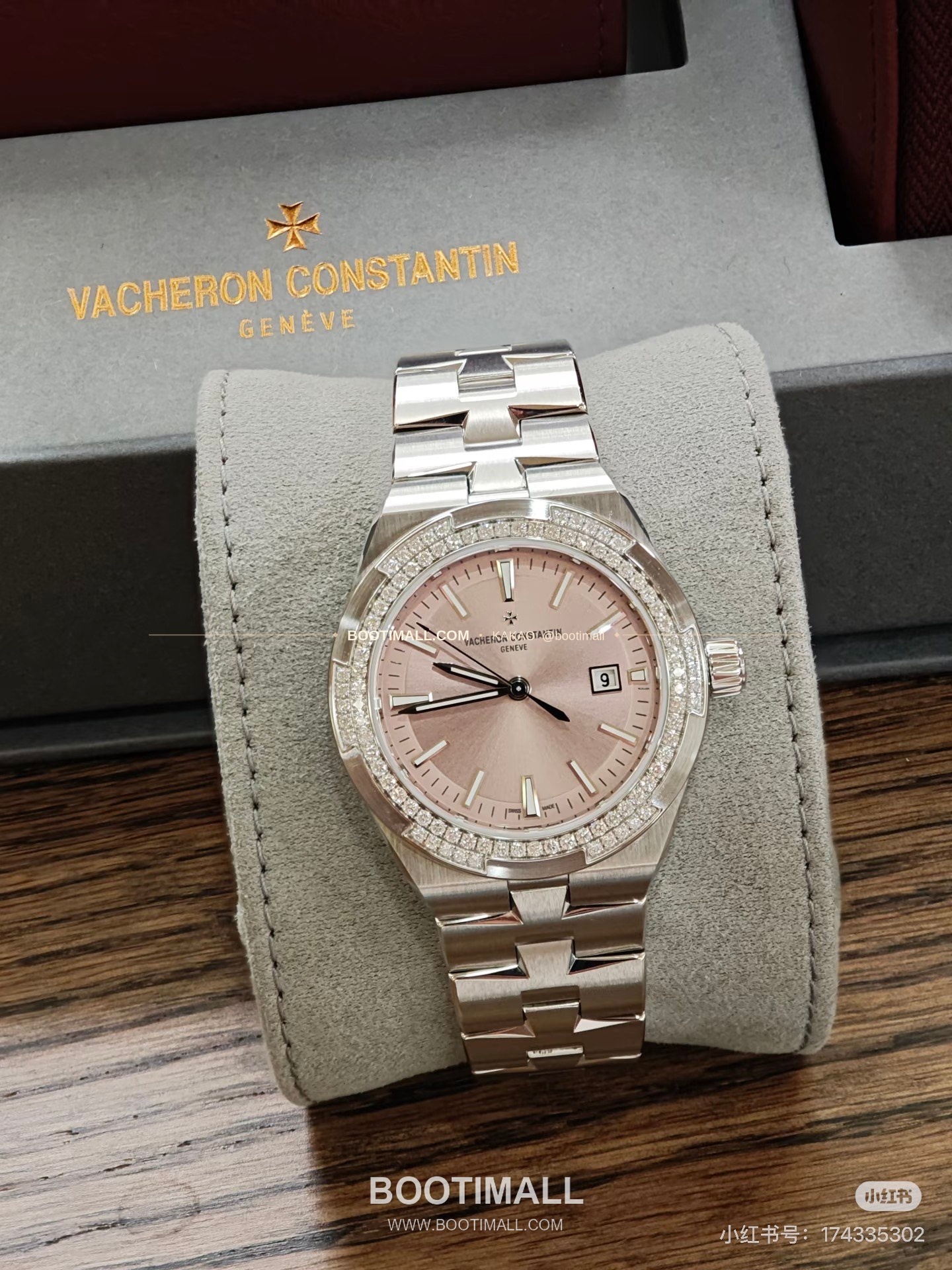 바쉐론콘스탄틴 오버시즈 스틸 선레이 다이얼 쿼츠 Vacheron Constantin Overseas Steel Sunray Dial Quartz 33mm 9
