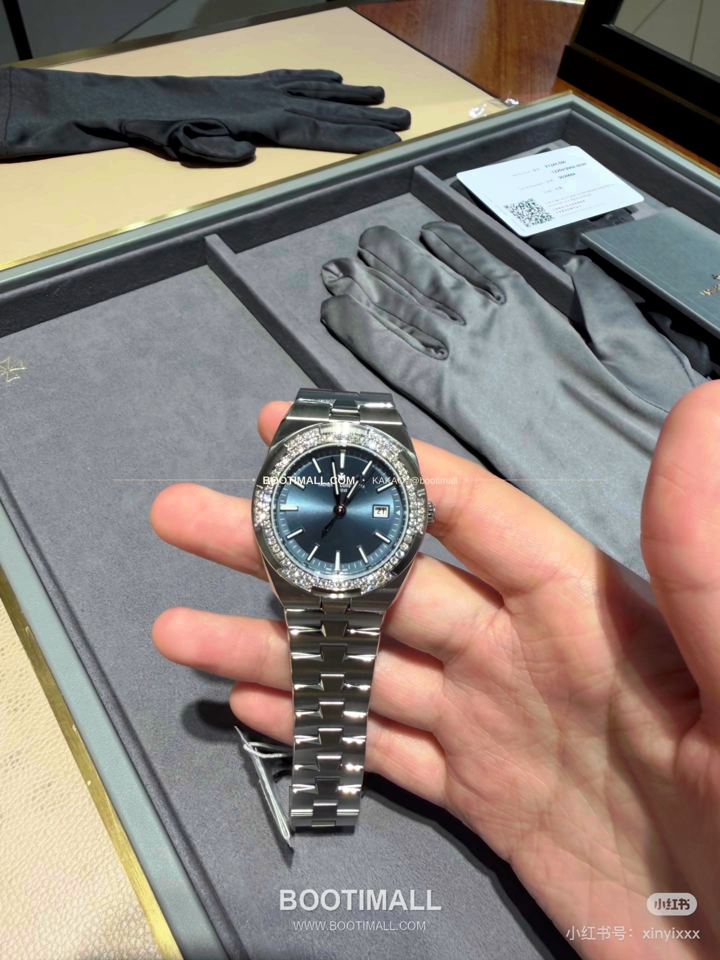 바쉐론콘스탄틴 오버시즈 스틸 선레이 다이얼 쿼츠 Vacheron Constantin Overseas Steel Sunray Dial Quartz 33mm 4