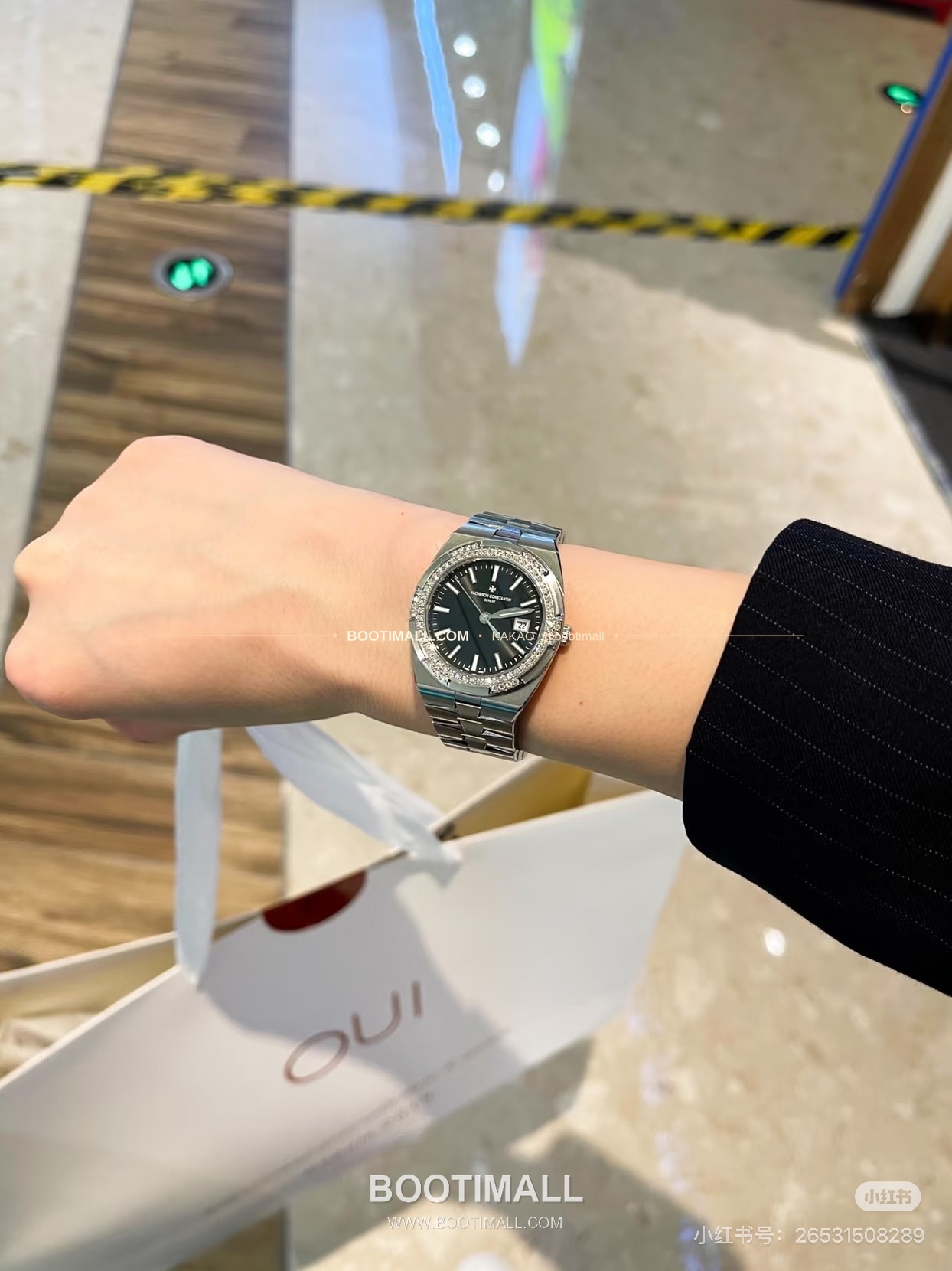 바쉐론콘스탄틴 오버시즈 스틸 선레이 다이얼 쿼츠 Vacheron Constantin Overseas Steel Sunray Dial Quartz 33mm 5