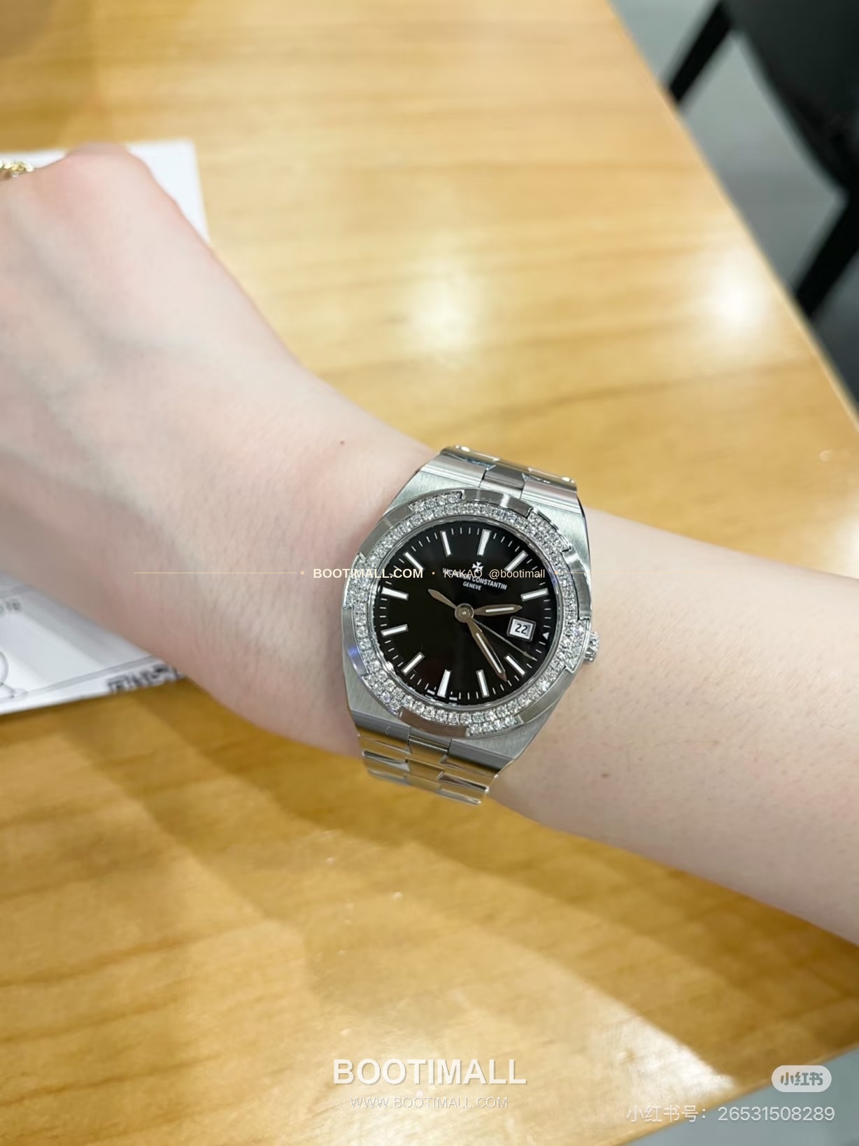 바쉐론콘스탄틴 오버시즈 스틸 선레이 다이얼 쿼츠 Vacheron Constantin Overseas Steel Sunray Dial Quartz 33mm 6