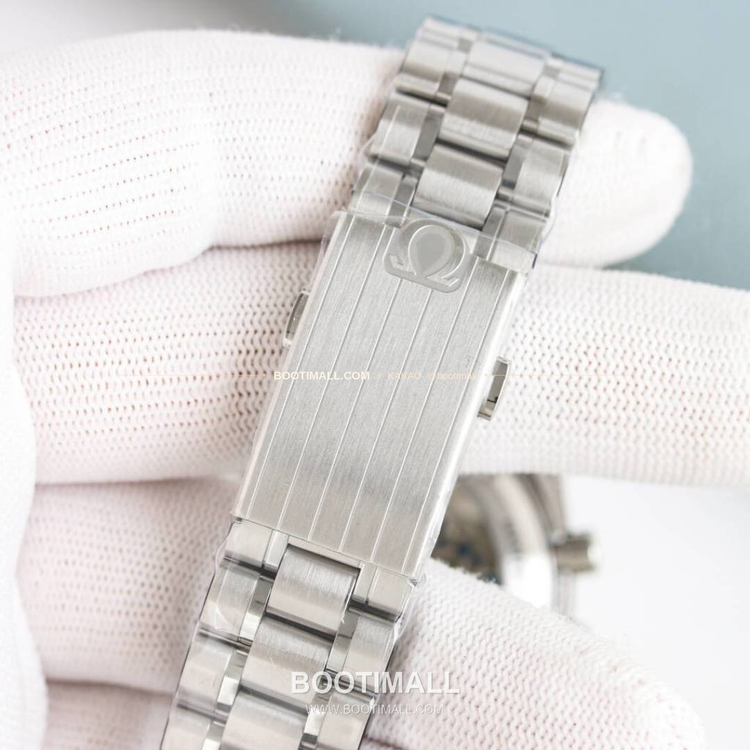 오메가 스피드마스터 문워치 리버스 팬더 크로노그래프 매뉴얼 Omega Speedmaster Moonwatch Reverse Panda Chronograph Manual 42mm 6