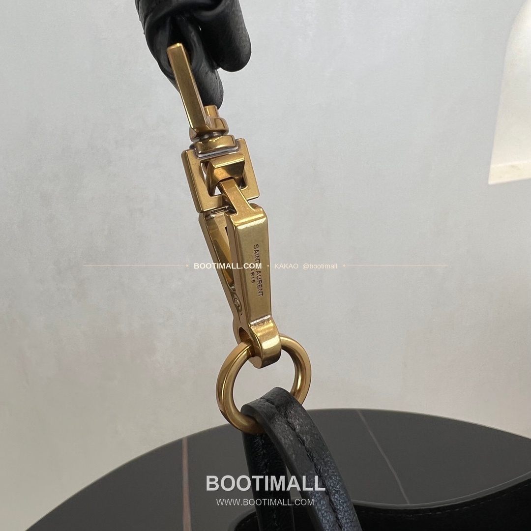 생로랑 파리 VII 램스킨 카산드라 드로스트링 숄더백 Saint Laurent Paris VII Lambskin Cassandre Drawstring Shoulder Bag 804302 30cm 7