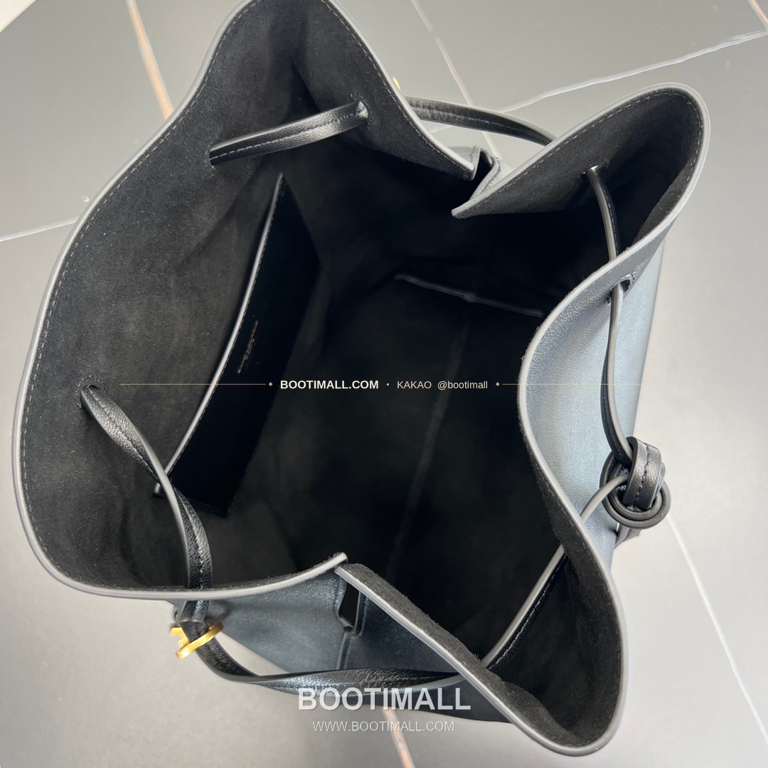 생로랑 파리 VII 램스킨 카산드라 드로스트링 숄더백 Saint Laurent Paris VII Lambskin Cassandre Drawstring Shoulder Bag 804302 30cm 8