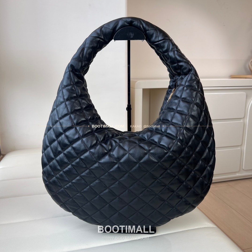 생로랑 아이케어 나파 램스킨 다이아 퀼팅 호보 숄더백 Saint Laurent Icare Nappa Lambskin Diamond Quilted Hobo Shoulder Bag 858160 44cm 2