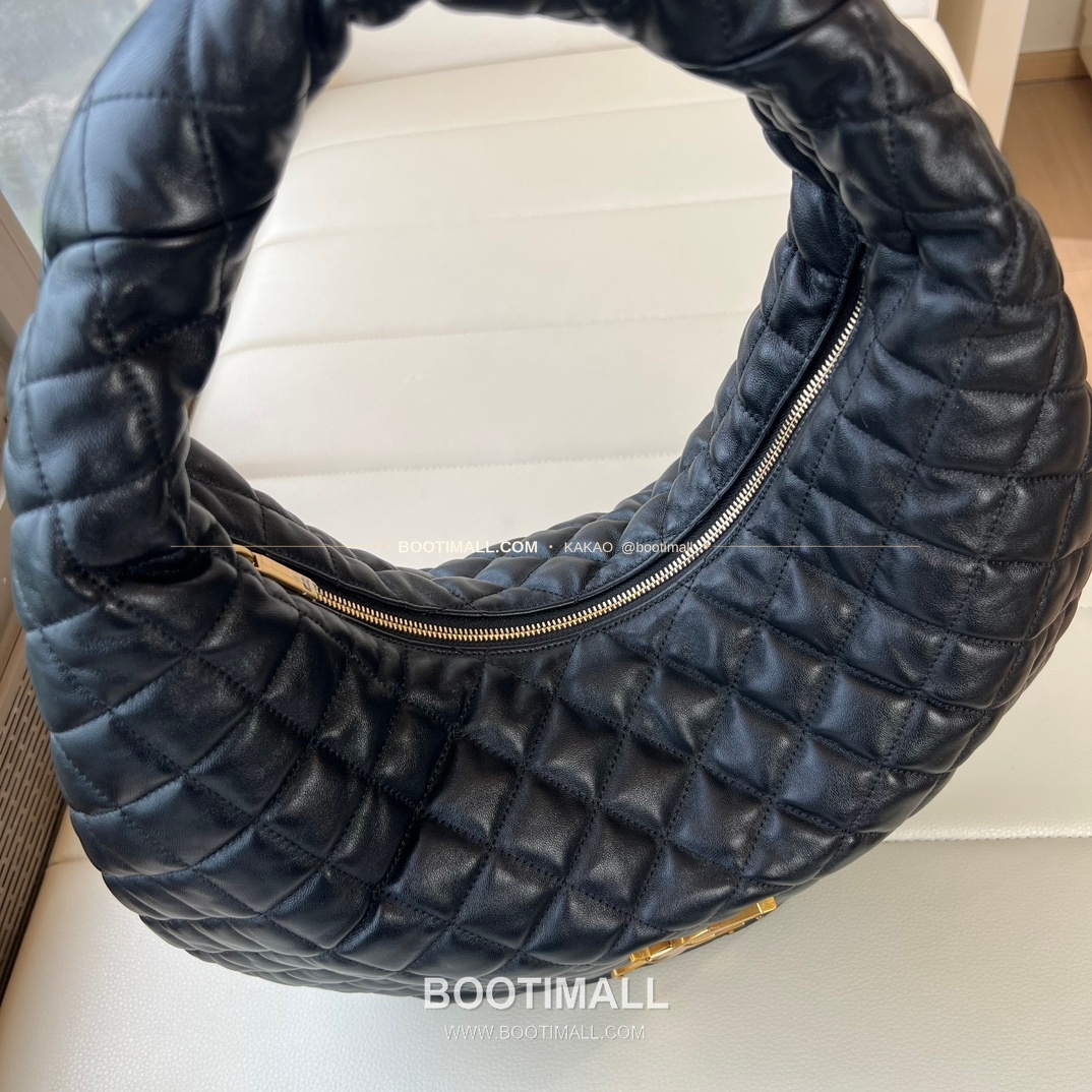 생로랑 아이케어 나파 램스킨 다이아 퀼팅 호보 숄더백 Saint Laurent Icare Nappa Lambskin Diamond Quilted Hobo Shoulder Bag 858160 44cm 7