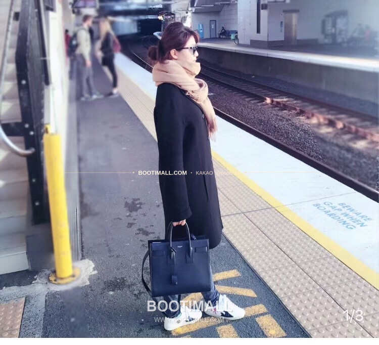 생로랑 삭 드 주르 카프스킨 다이아 엠보 아코디언 토트 숄더백 Saint Laurent Sac De Jour Calfskin Diamond Embossed Accordion Tote Shoulder Bag 378299 32cm 2