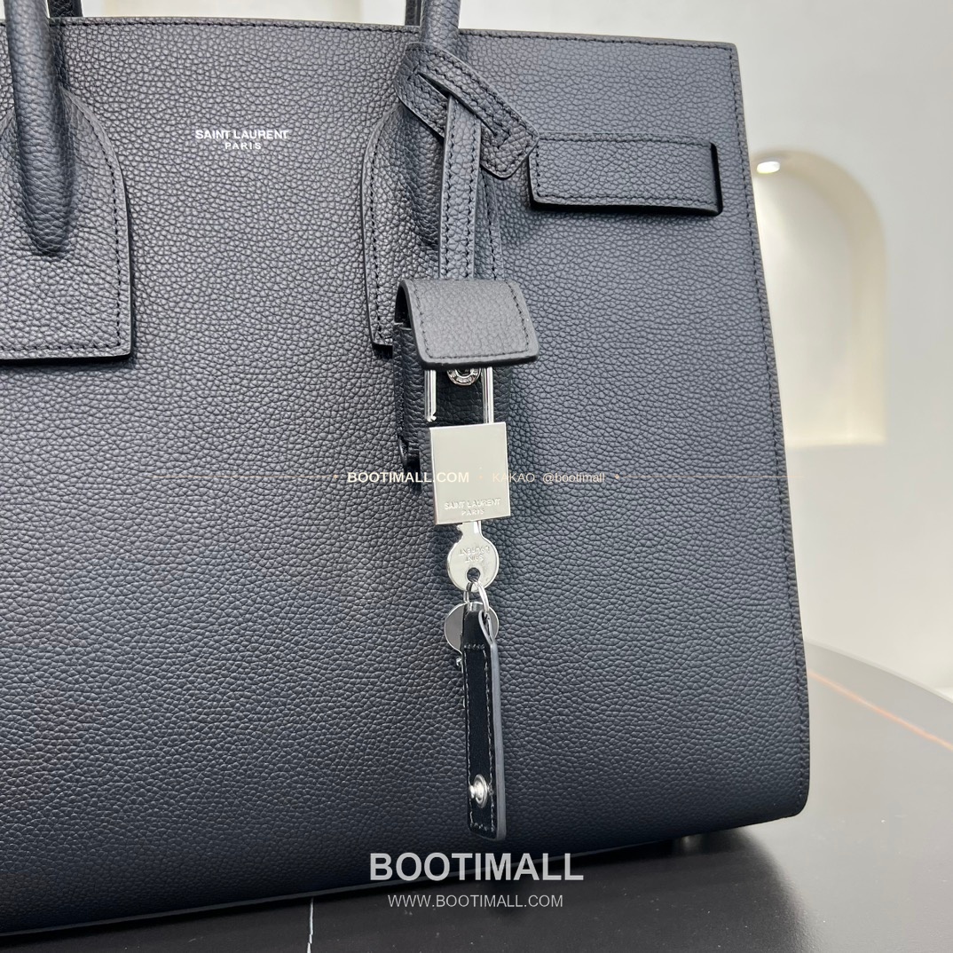 생로랑 삭 드 주르 카프스킨 다이아 엠보 아코디언 토트 숄더백 Saint Laurent Sac De Jour Calfskin Diamond Embossed Accordion Tote Shoulder Bag 378299 32cm 9