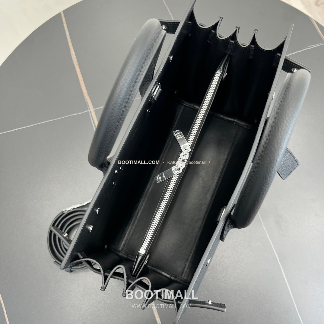 생로랑 삭 드 주르 카프스킨 다이아 엠보 아코디언 토트 숄더백 Saint Laurent Sac De Jour Calfskin Diamond Embossed Accordion Tote Shoulder Bag 378299 32cm 10