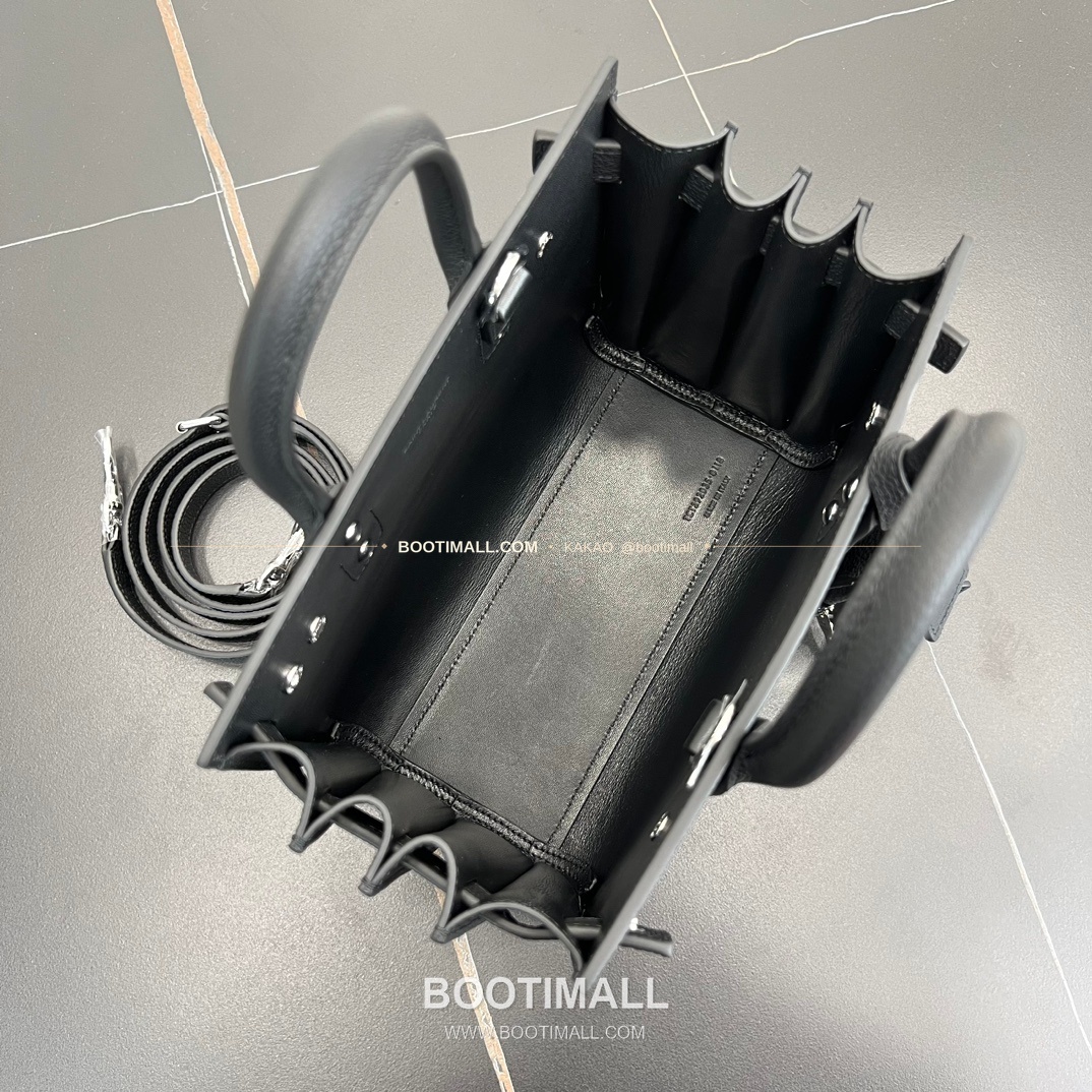 생로랑 삭 드 주르 카프스킨 다이아 엠보 아코디언 토트 숄더백 Saint Laurent Sac De Jour Calfskin Diamond Embossed Accordion Tote Shoulder Bag 340778 22cm 11