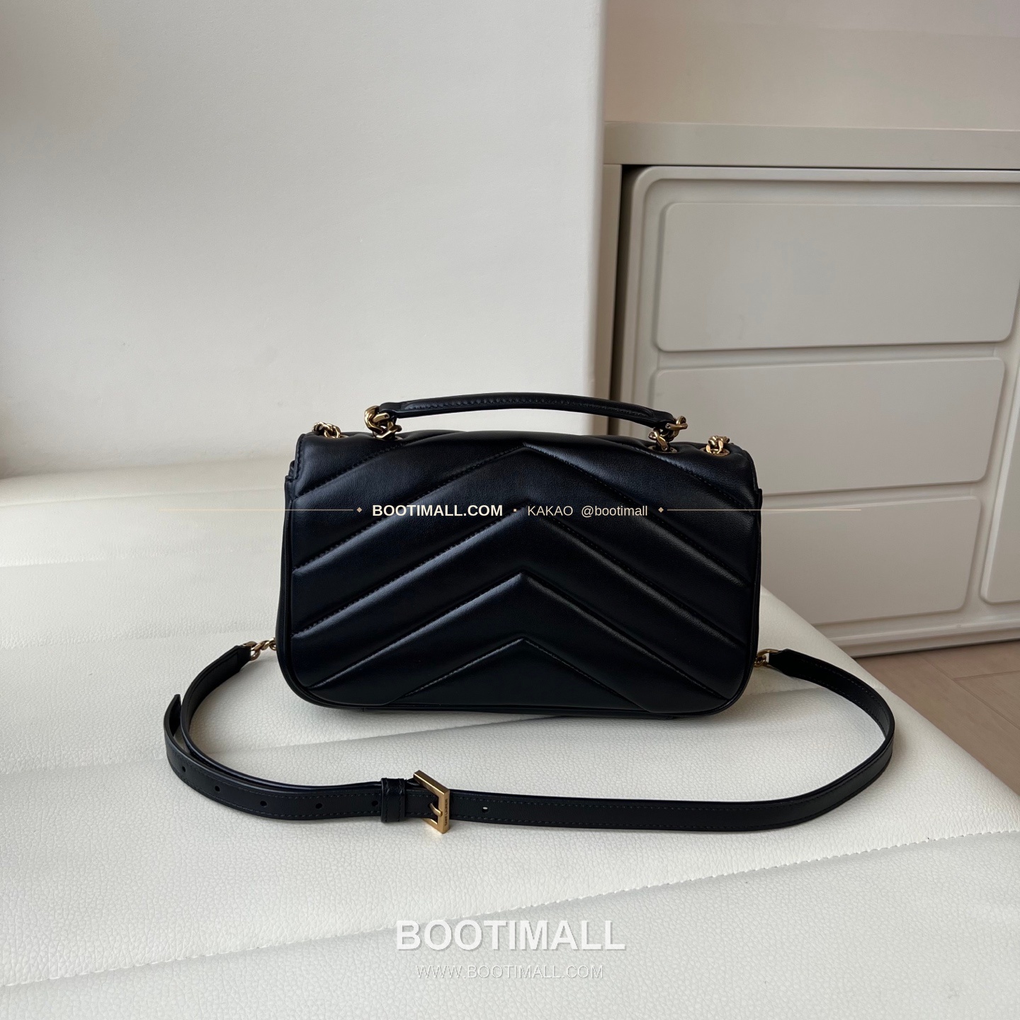 생로랑 루루 카프스킨 V퀼팅 토트 숄더백 Saint Laurent Loulou Calfskin V Quilted Tote Shoulder Bag 869461 25cm 9