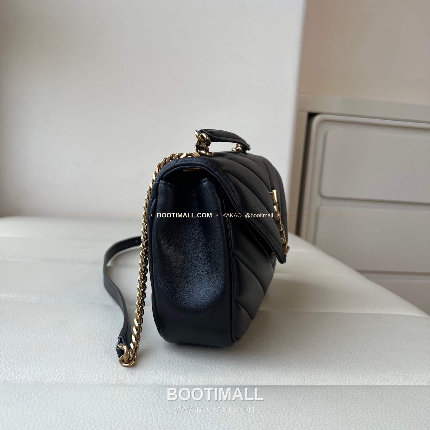 생로랑 루루 카프스킨 V퀼팅 토트 숄더백 Saint Laurent Loulou Calfskin V Quilted Tote Shoulder Bag 869461 25cm 10