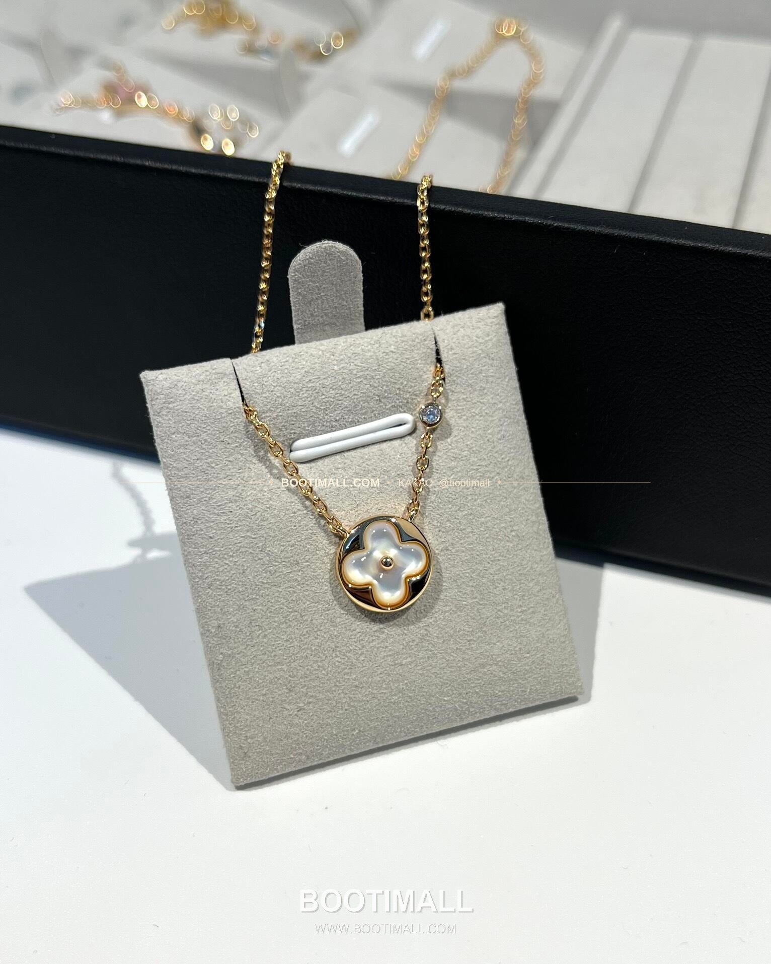 루이비통 모노그램 원형 핑크 자개 다이아 플라워 V 골드 네크리스 Louis Vuitton Monogram Round Pink Mother of Pearl Diamond Flower V Gold Necklace 2