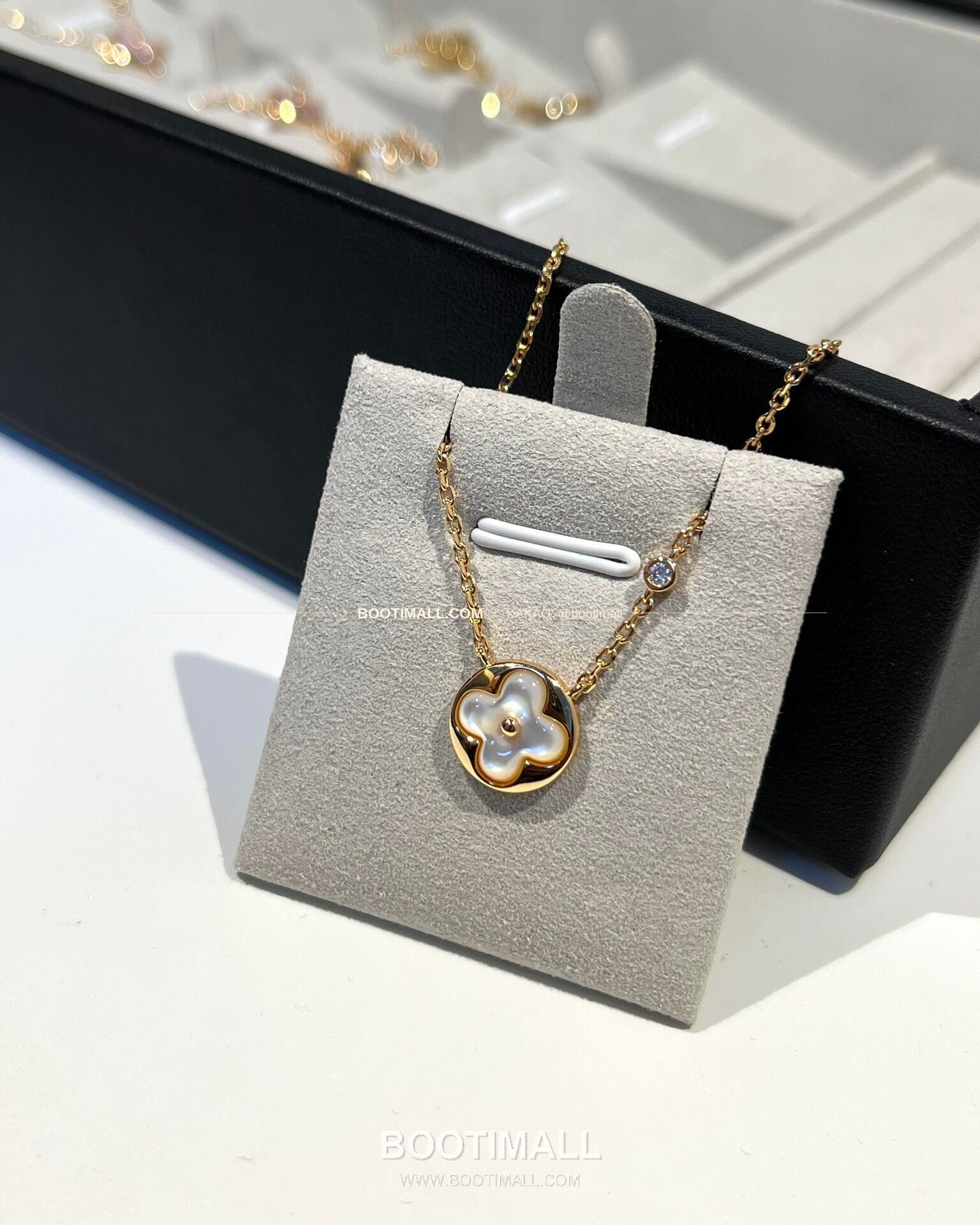 루이비통 모노그램 원형 핑크 자개 다이아 플라워 V 골드 네크리스 Louis Vuitton Monogram Round Pink Mother of Pearl Diamond Flower V Gold Necklace 5