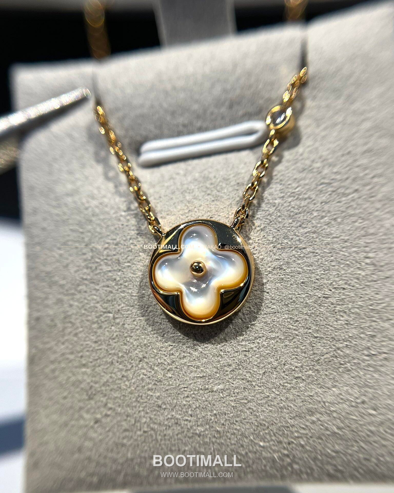 루이비통 모노그램 원형 핑크 자개 다이아 플라워 V 골드 네크리스 Louis Vuitton Monogram Round Pink Mother of Pearl Diamond Flower V Gold Necklace 6