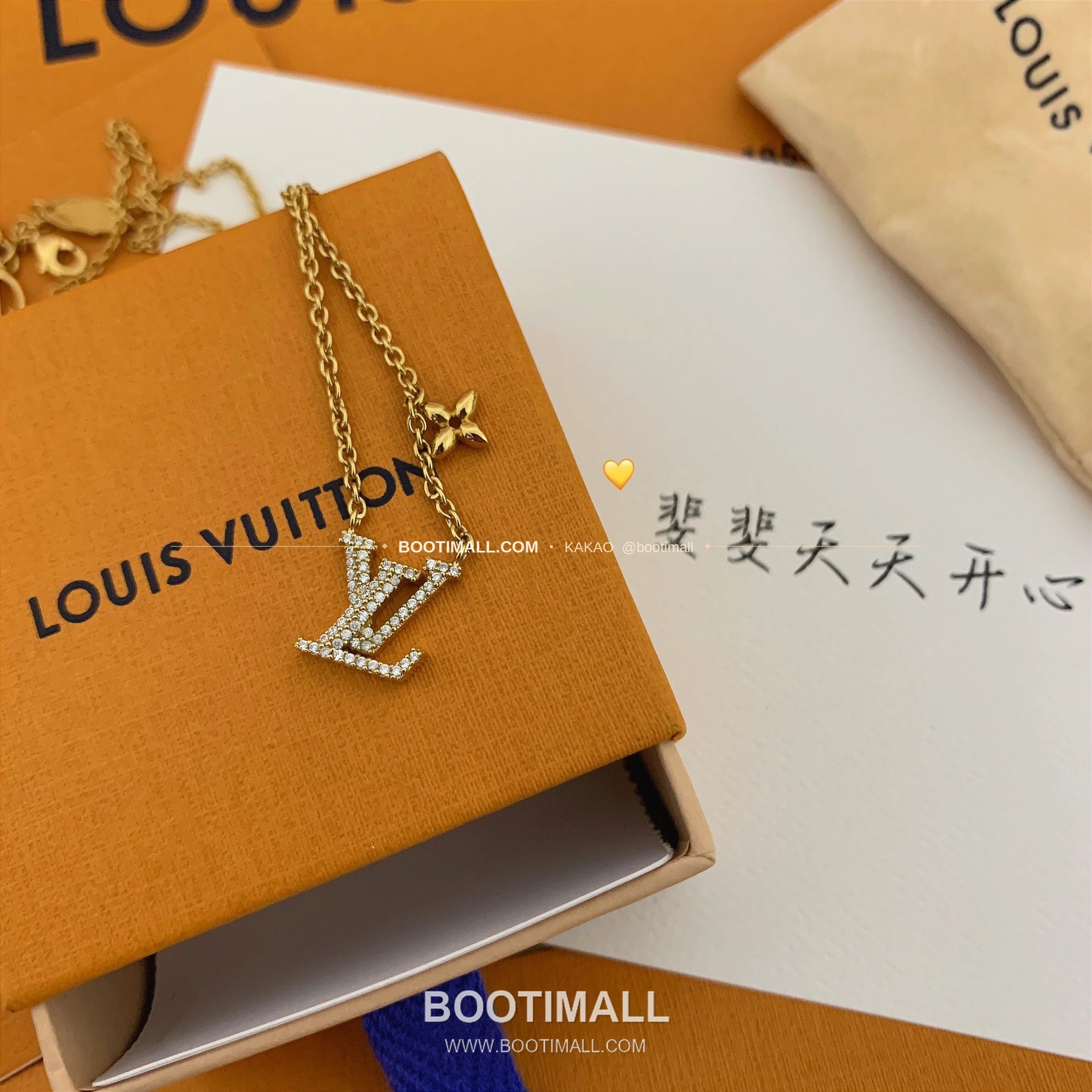루이비통 풀 다이아 골드 V 골드 네크리스 Louis Vuitton Full Diamond Gold V Gold Necklace 4