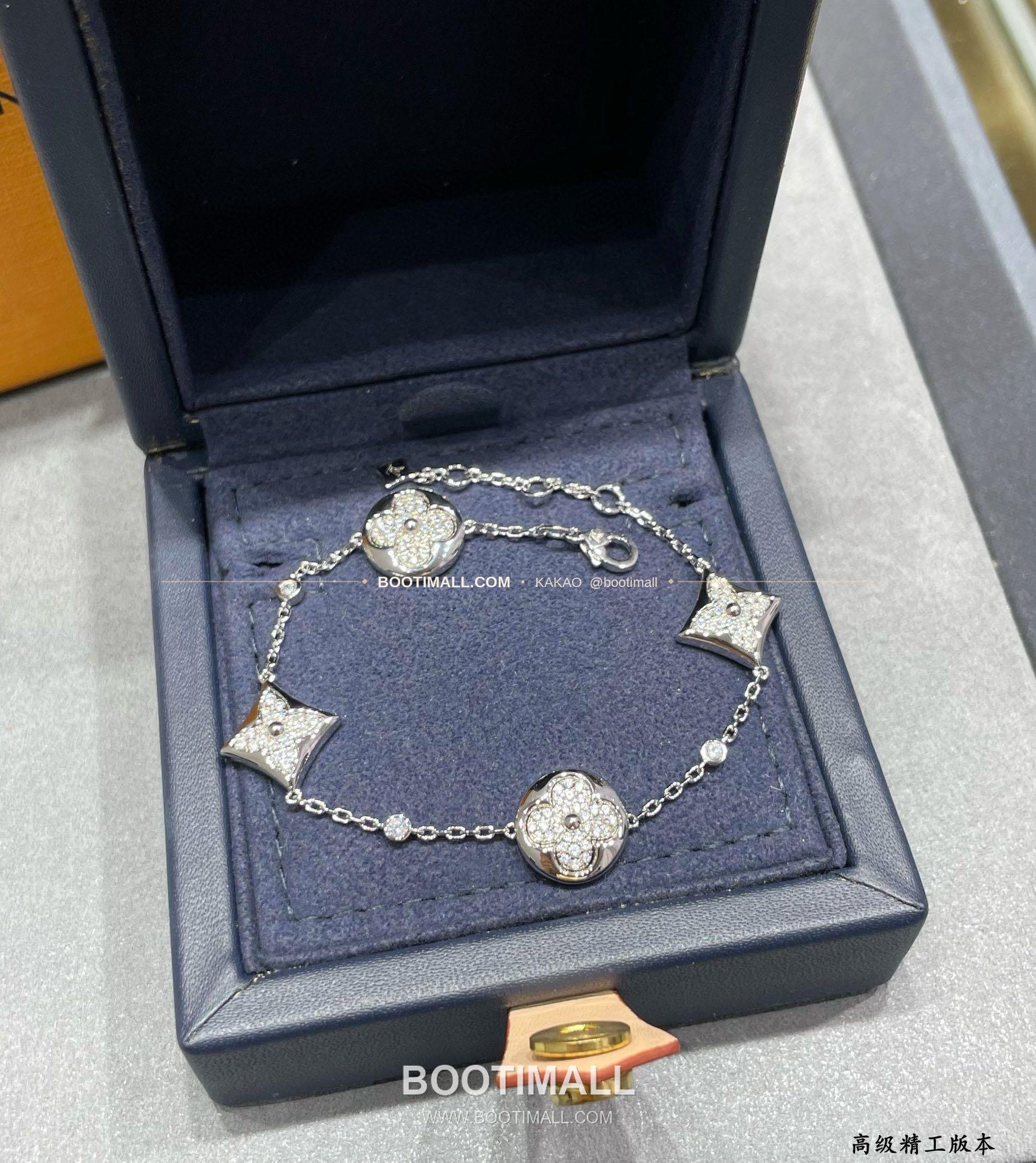 루이비통 모노그램 플라워 풀 다이아 V 골드 브레이슬릿 Louis Vuitton Monogram Flower Full Diamond V Gold Bracelet 3