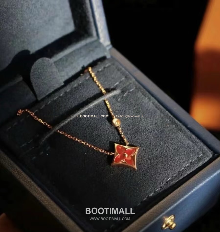 루이비통 모노그램 플라워 레드 카넬리언 V 골드 네크리스 Louis Vuitton Monogram Flower Red Carnelian V Gold Necklace 7