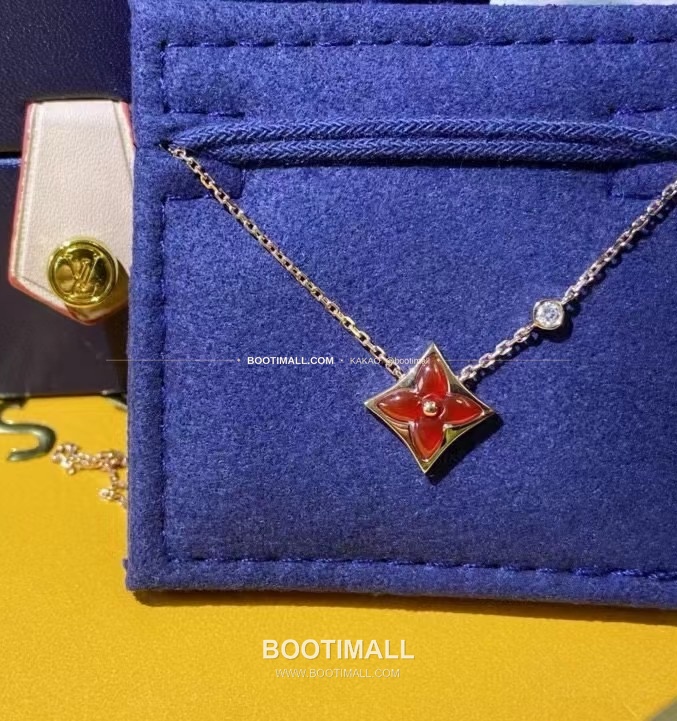 루이비통 모노그램 플라워 레드 카넬리언 V 골드 네크리스 Louis Vuitton Monogram Flower Red Carnelian V Gold Necklace 8