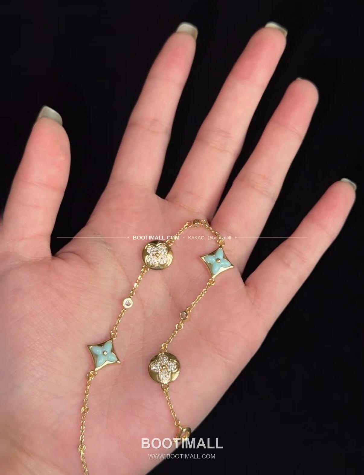 루이비통 모노그램 플라워 V 골드 하프 다이아 브레이슬릿 Louis Vuitton Monogram Flower V Gold Half Diamond Bracelet 3