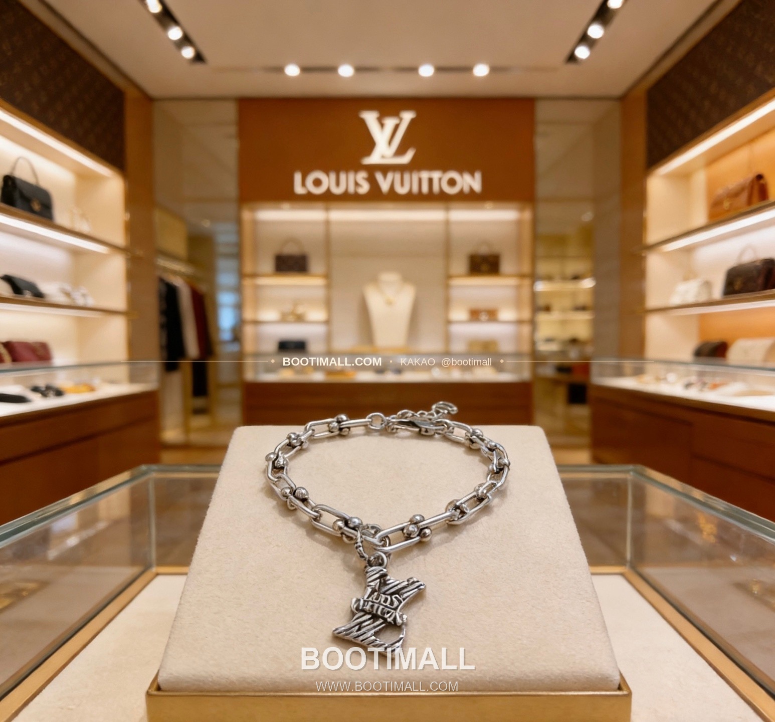 루이비통 빈티지 실버 쿠반 체인 브레이슬릿 Louis Vuitton Vintage Silver Cuban Chain Bracelet 2