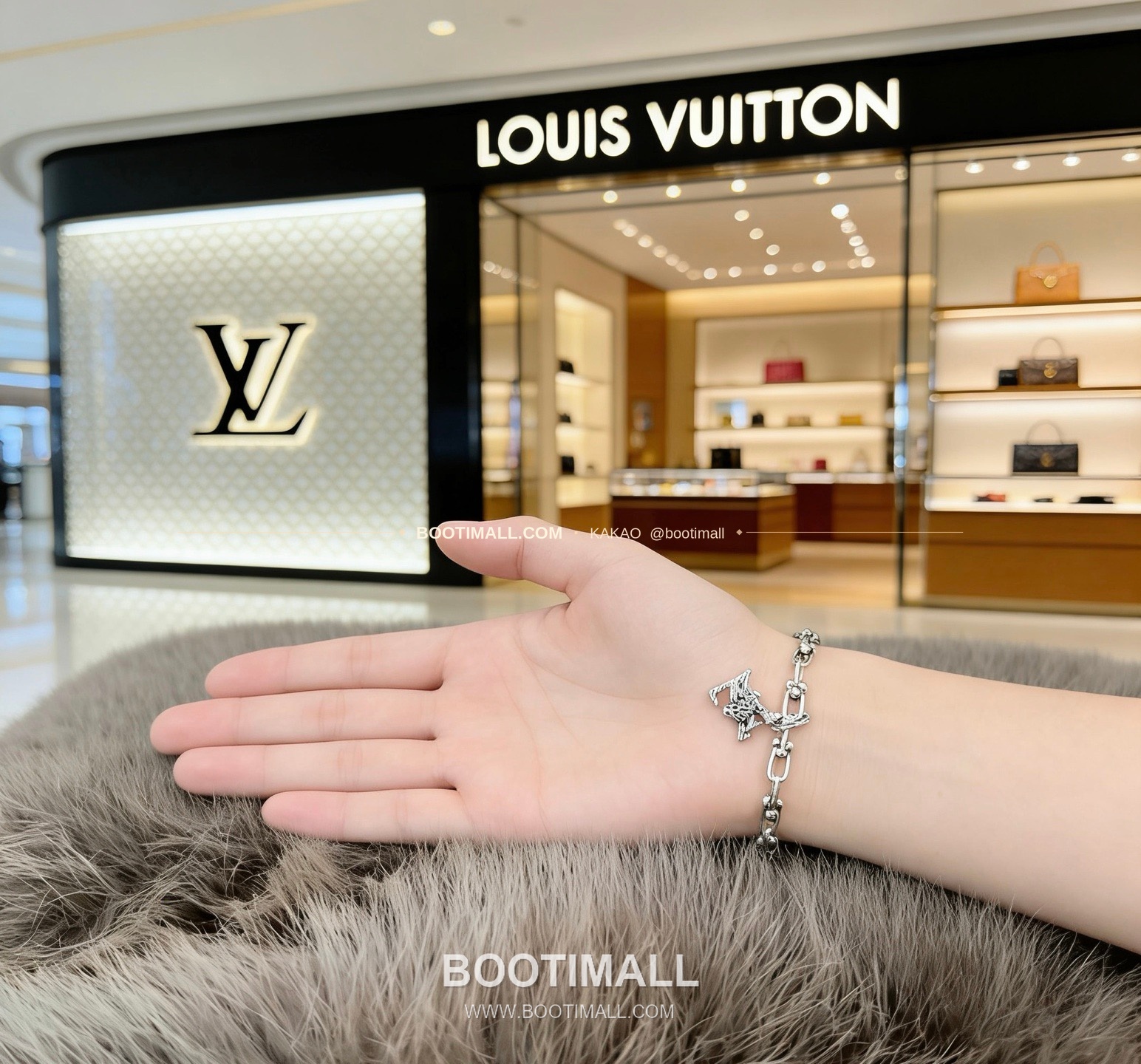 루이비통 빈티지 실버 쿠반 체인 브레이슬릿 Louis Vuitton Vintage Silver Cuban Chain Bracelet 3