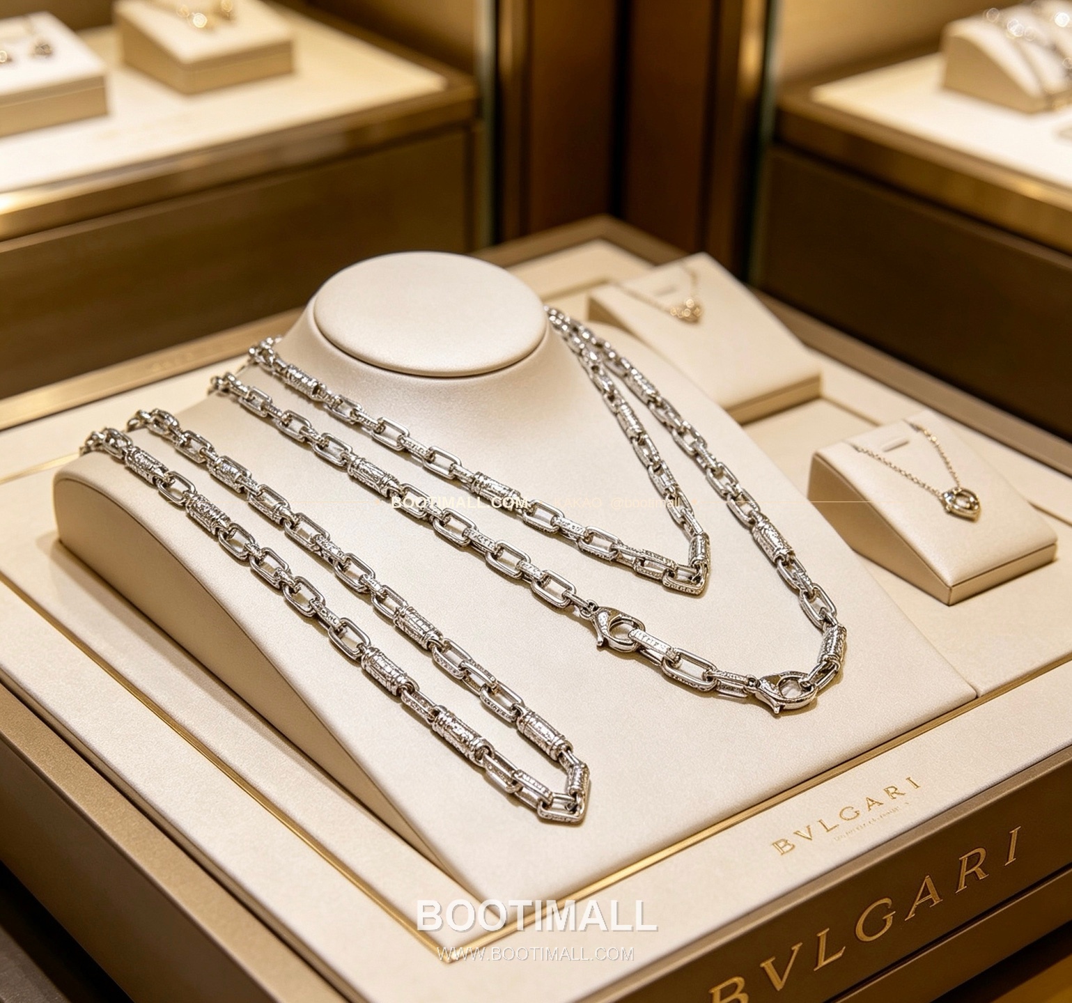 불가리 디바스 드림 V 골드 팬던트 네크리스 Bulgari Divas' Dream V Gold Pendant Necklace 1