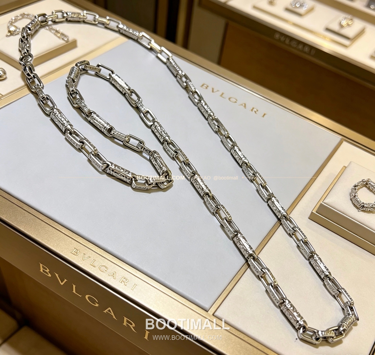 불가리 디바스 드림 V 골드 팬던트 네크리스 Bulgari Divas' Dream V Gold Pendant Necklace 4