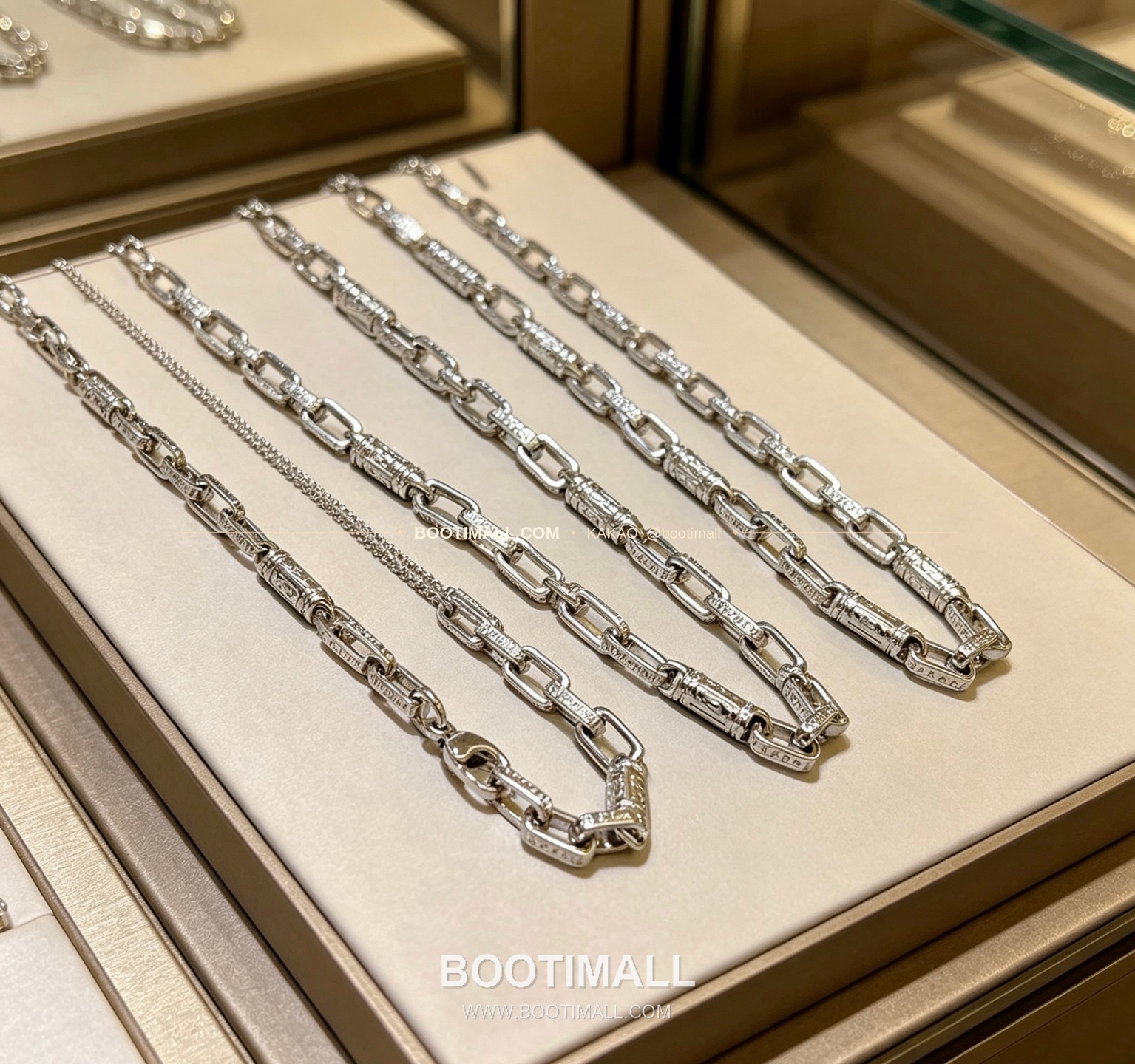 불가리 디바스 드림 V 골드 팬던트 네크리스 Bulgari Divas' Dream V Gold Pendant Necklace 5