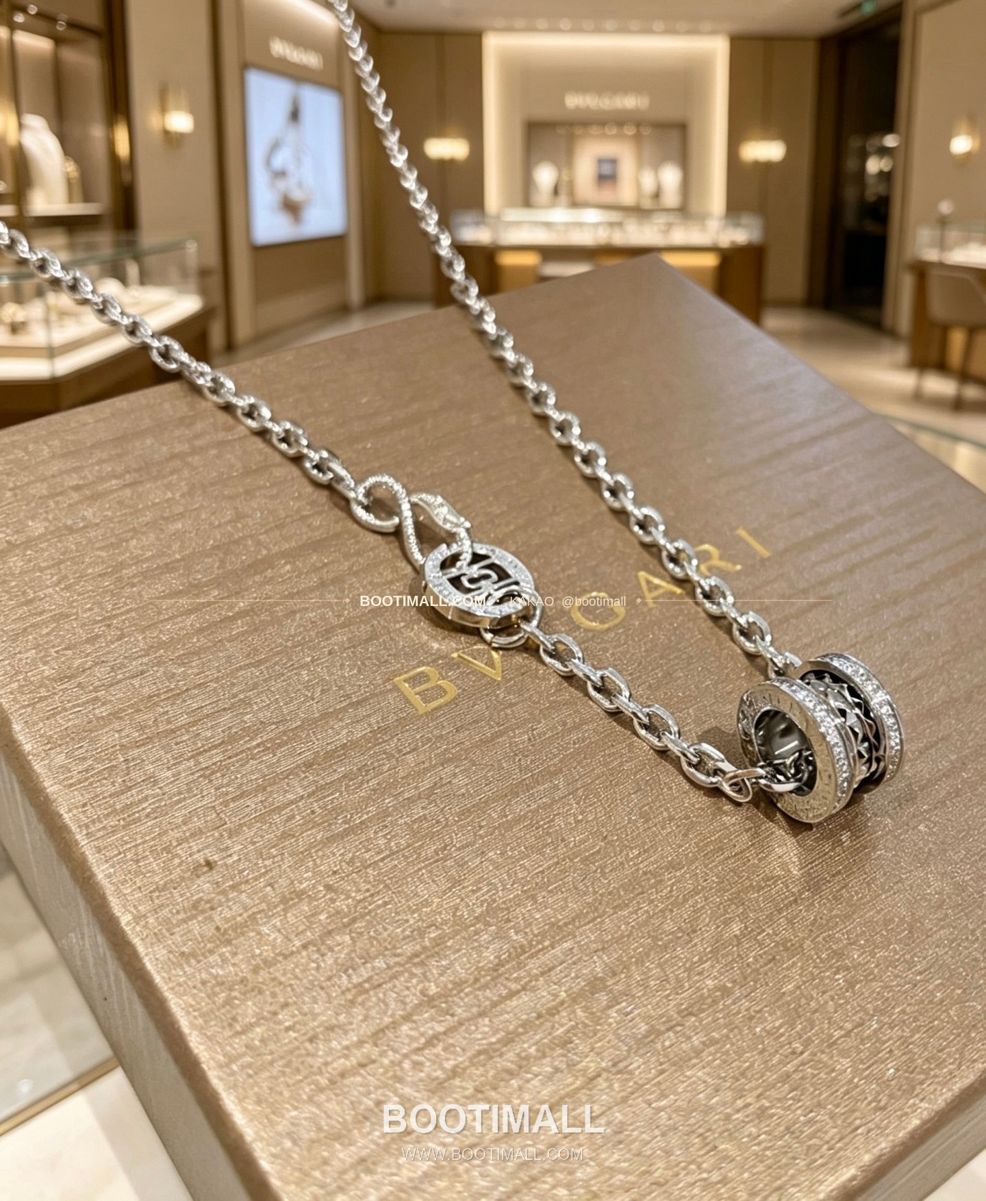 불가리 디바스 드림 V 골드 팬던트 네크리스 Bulgari Divas' Dream V Gold Pendant Necklace 6
