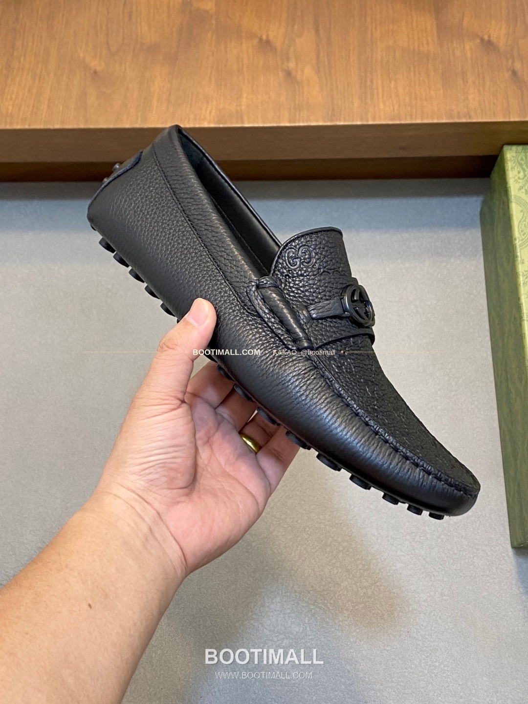 구찌 스웨이드 호스빗 드라이빙 슬립온 로퍼 Gucci Suede Horsebit Driving Slip-On Loafers 4