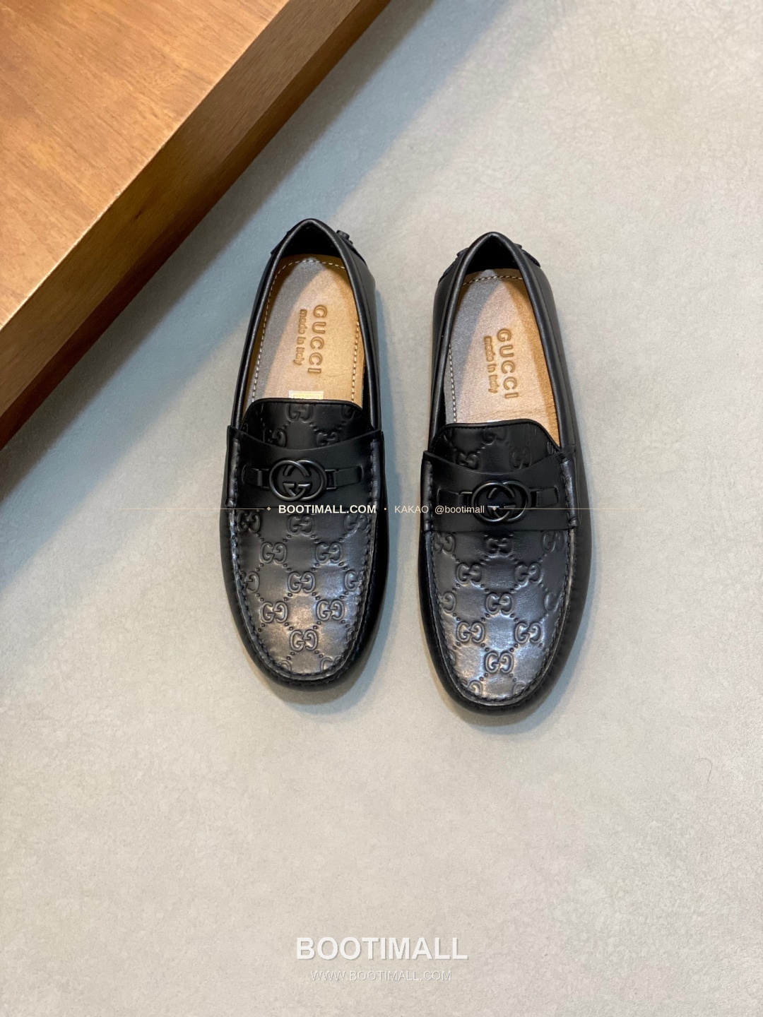 구찌 스웨이드 호스빗 드라이빙 슬립온 로퍼 블랙 Gucci Suede Horsebit Driving Slip-On Loafers 1