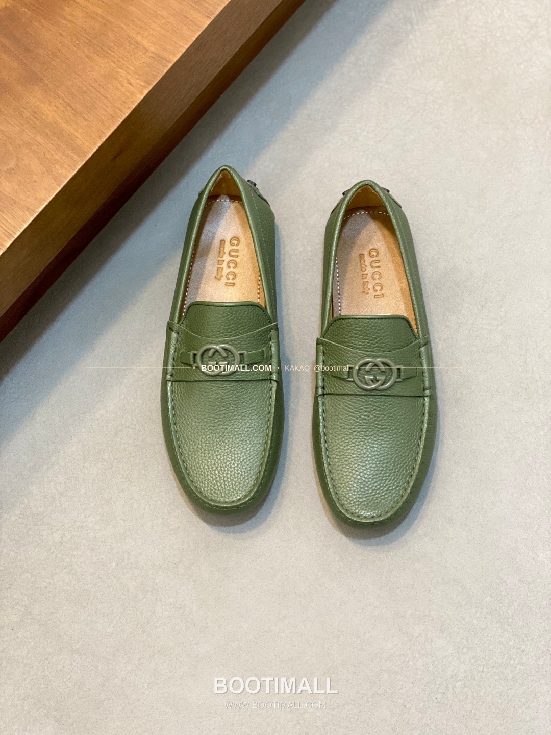 구찌 키프스킨 호스빗 드라이빙 슬립온 로퍼 그린Gucci Suede Horsebit Driving Slip-On Loafers 1