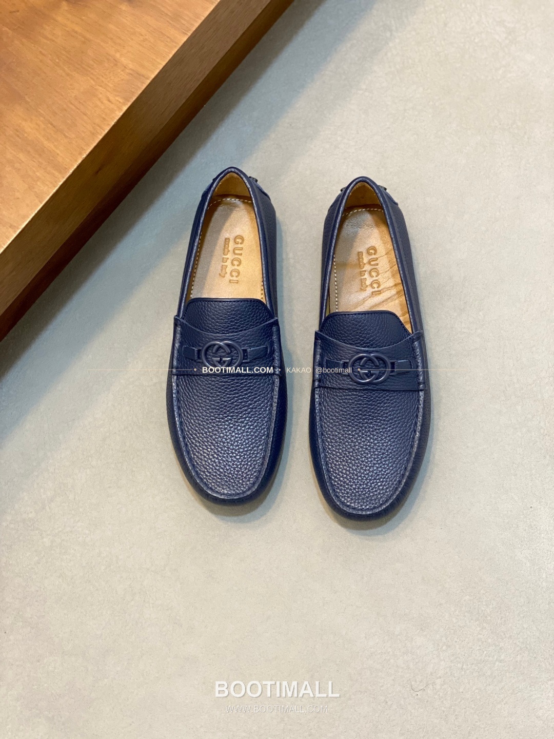 구찌 키프스킨 호스빗 드라이빙 슬립온 로퍼 네이비 Gucci Suede Horsebit Driving Slip-On Loafers 1